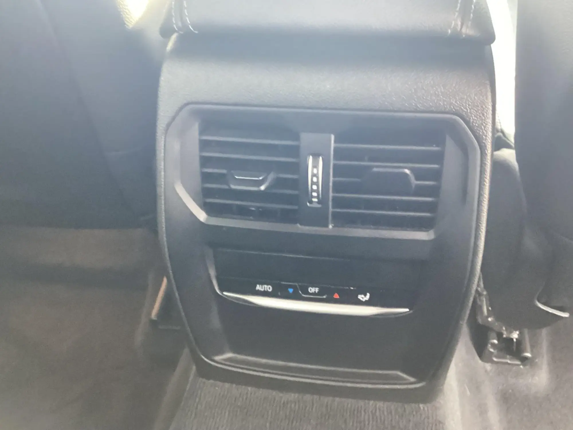 BMW 3 Series Image 14