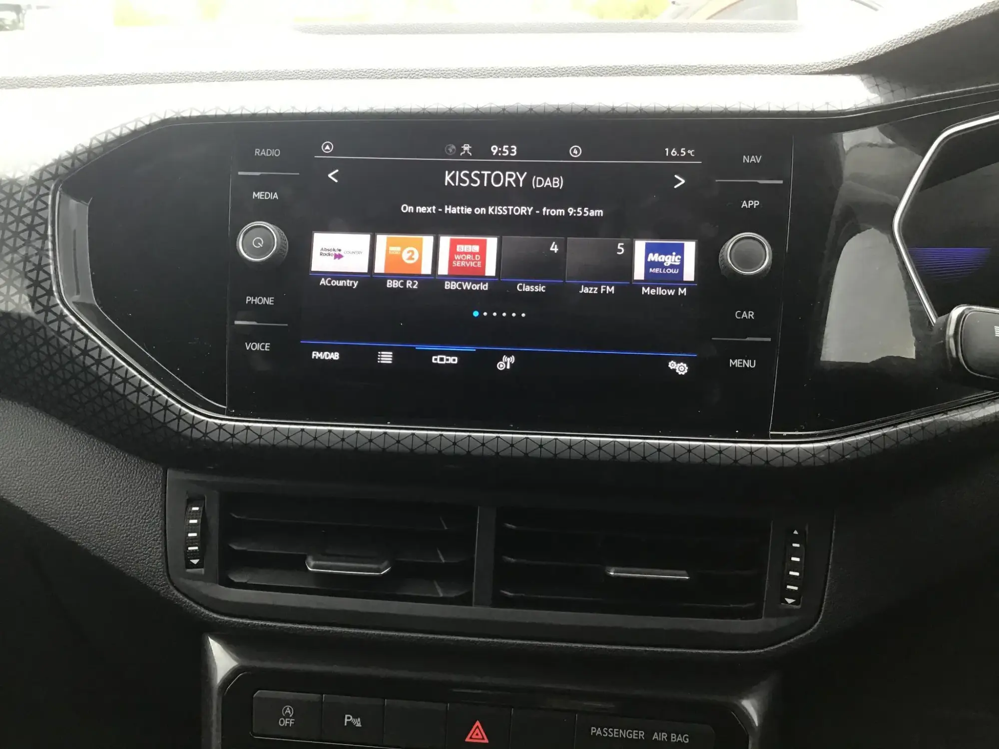 Volkswagen T-Cross Image 16