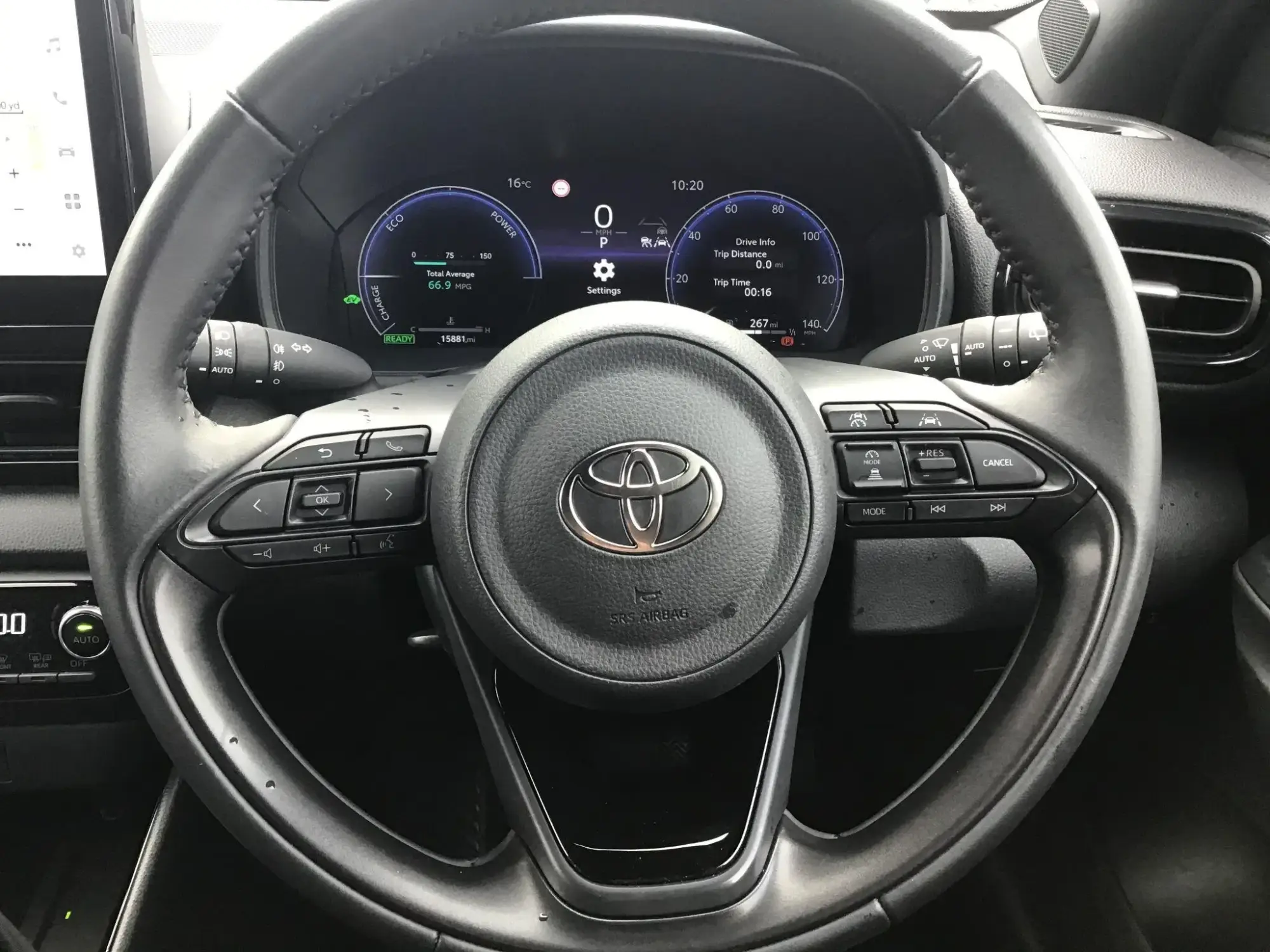 Toyota Yaris Hybrid Image 11 Toyota Yaris Hybrid Image 11