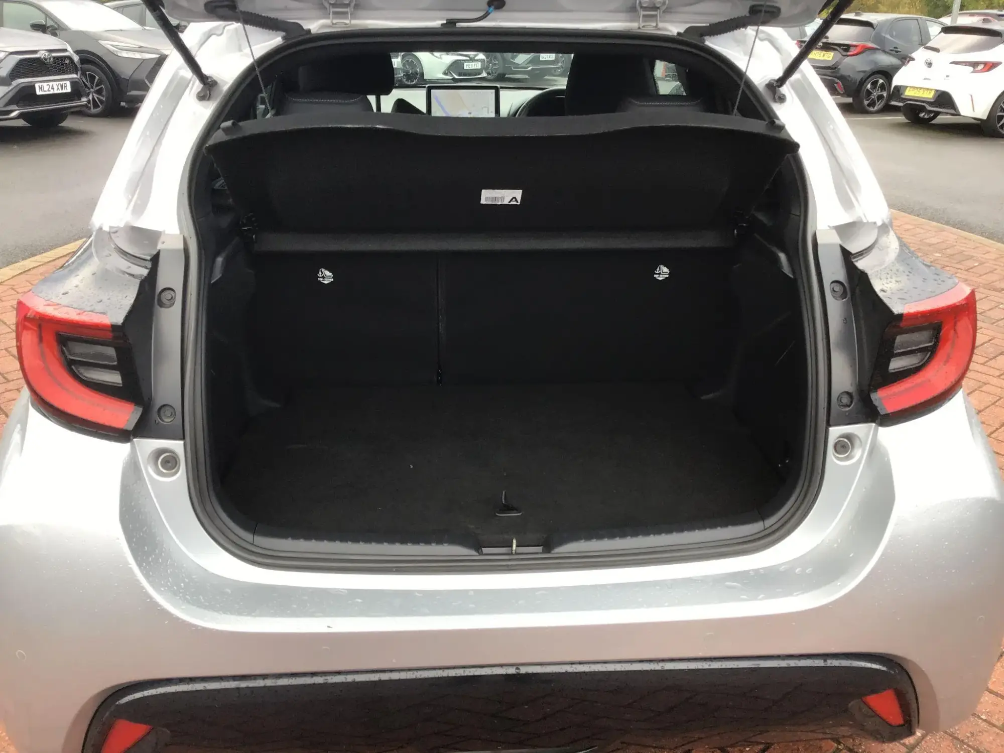 Toyota Yaris Hybrid Image 18 Toyota Yaris Hybrid Image 18