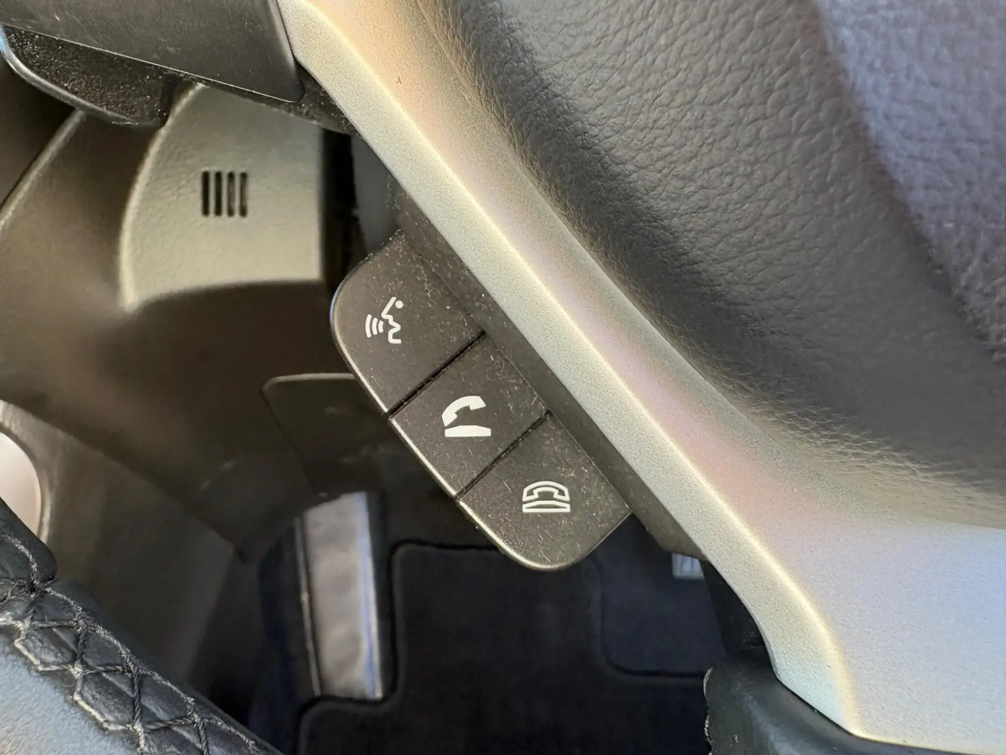 Suzuki S-Cross Hybrid Image 11 Suzuki S-Cross Hybrid Image 11