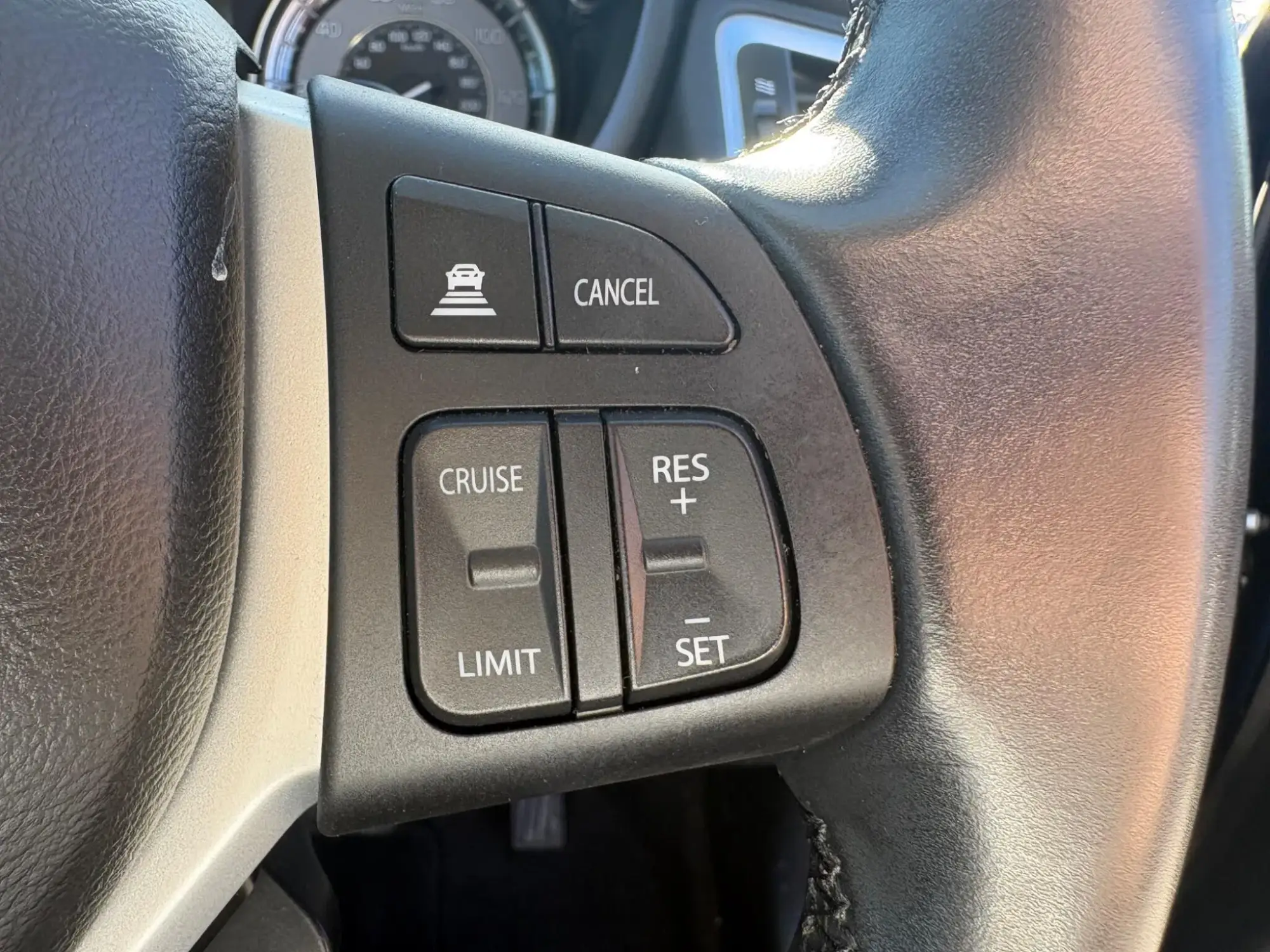 Suzuki S-Cross Hybrid Image 13 Suzuki S-Cross Hybrid Image 13