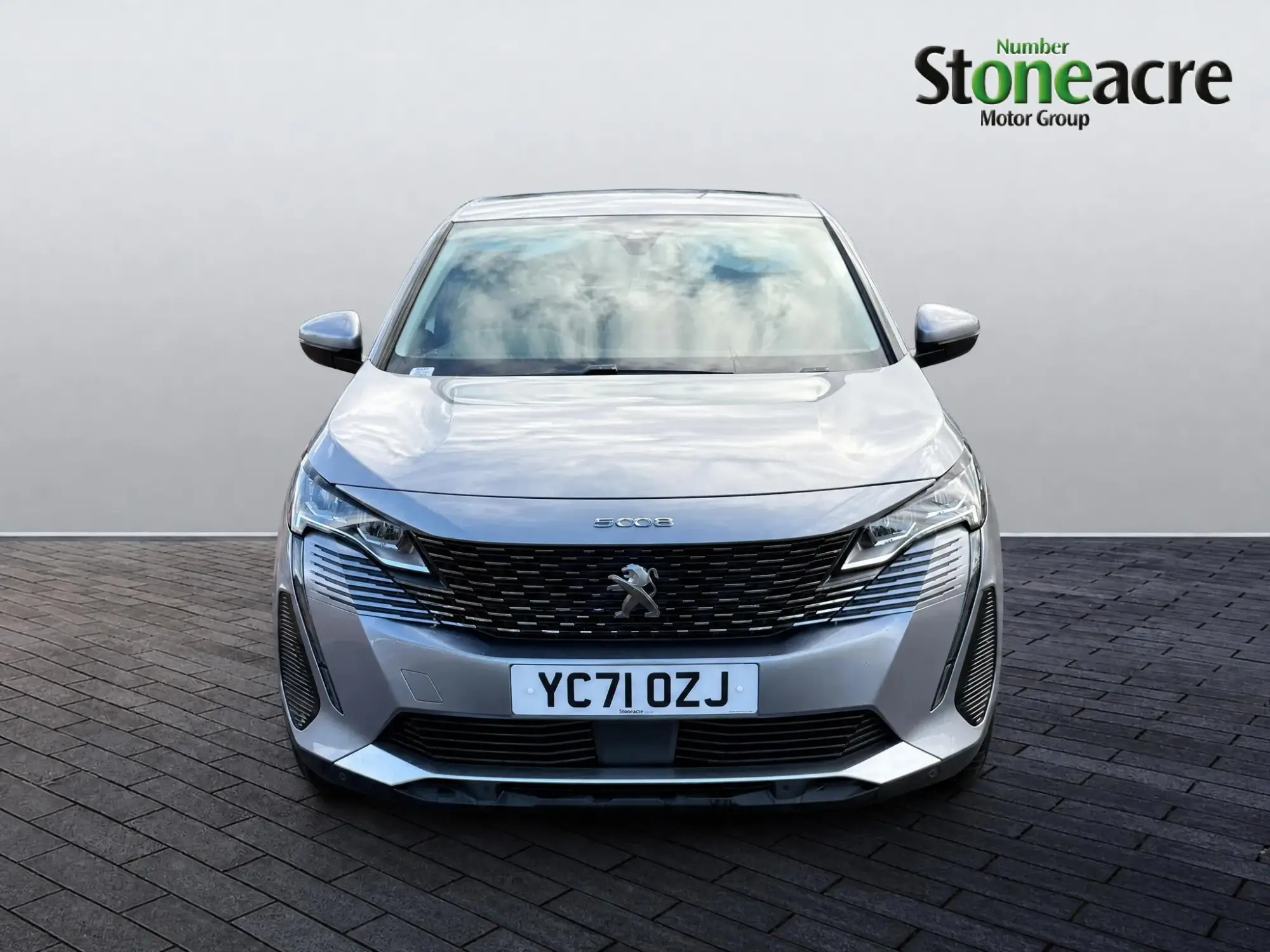 Peugeot 5008 Image 2