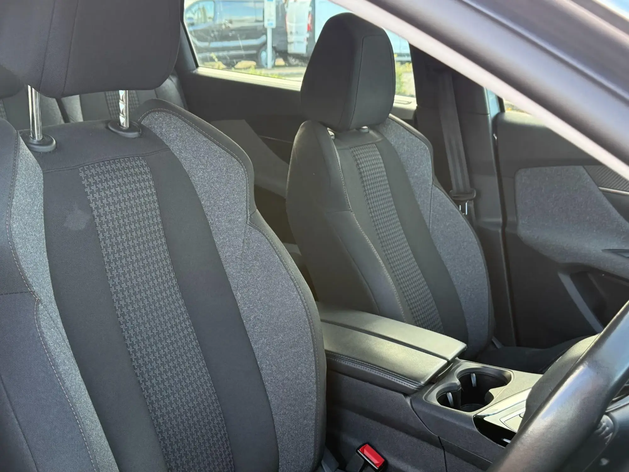 Peugeot 5008 Image 11