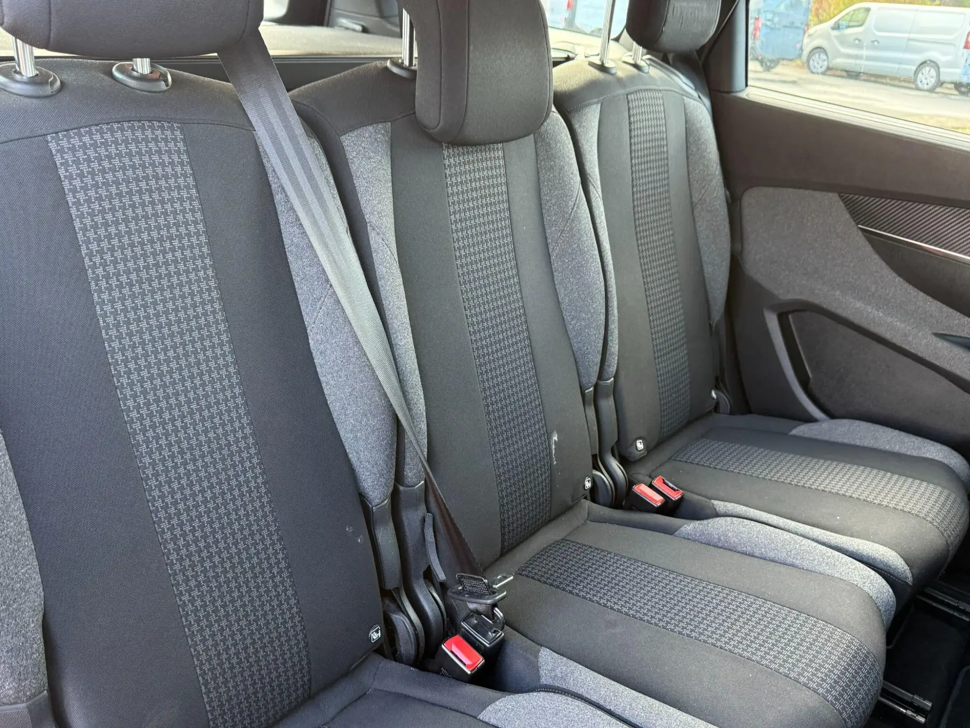 Peugeot 5008 Image 12