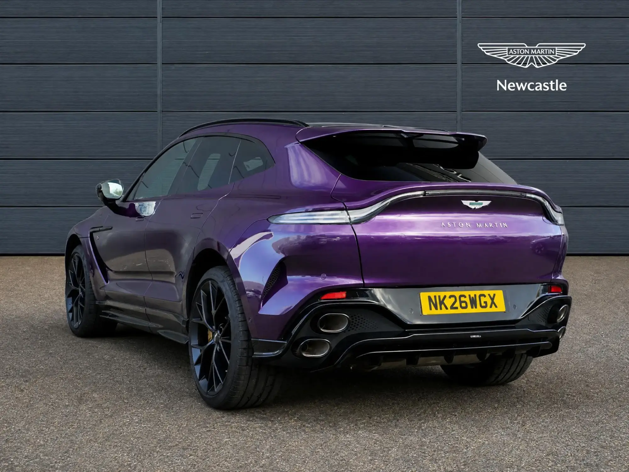 Aston Martin DBX Image 4 Aston Martin DBX Image 4
