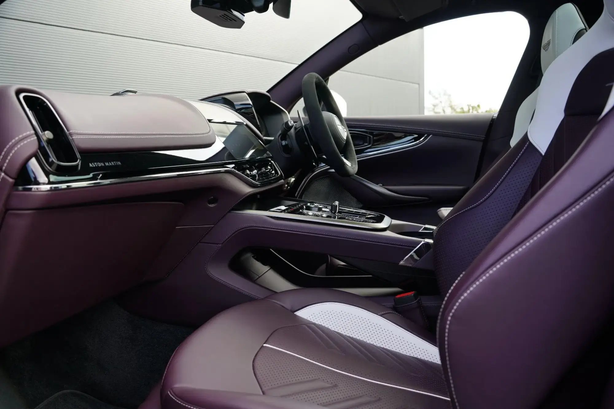 Aston Martin DBX Image 23 Aston Martin DBX Image 23