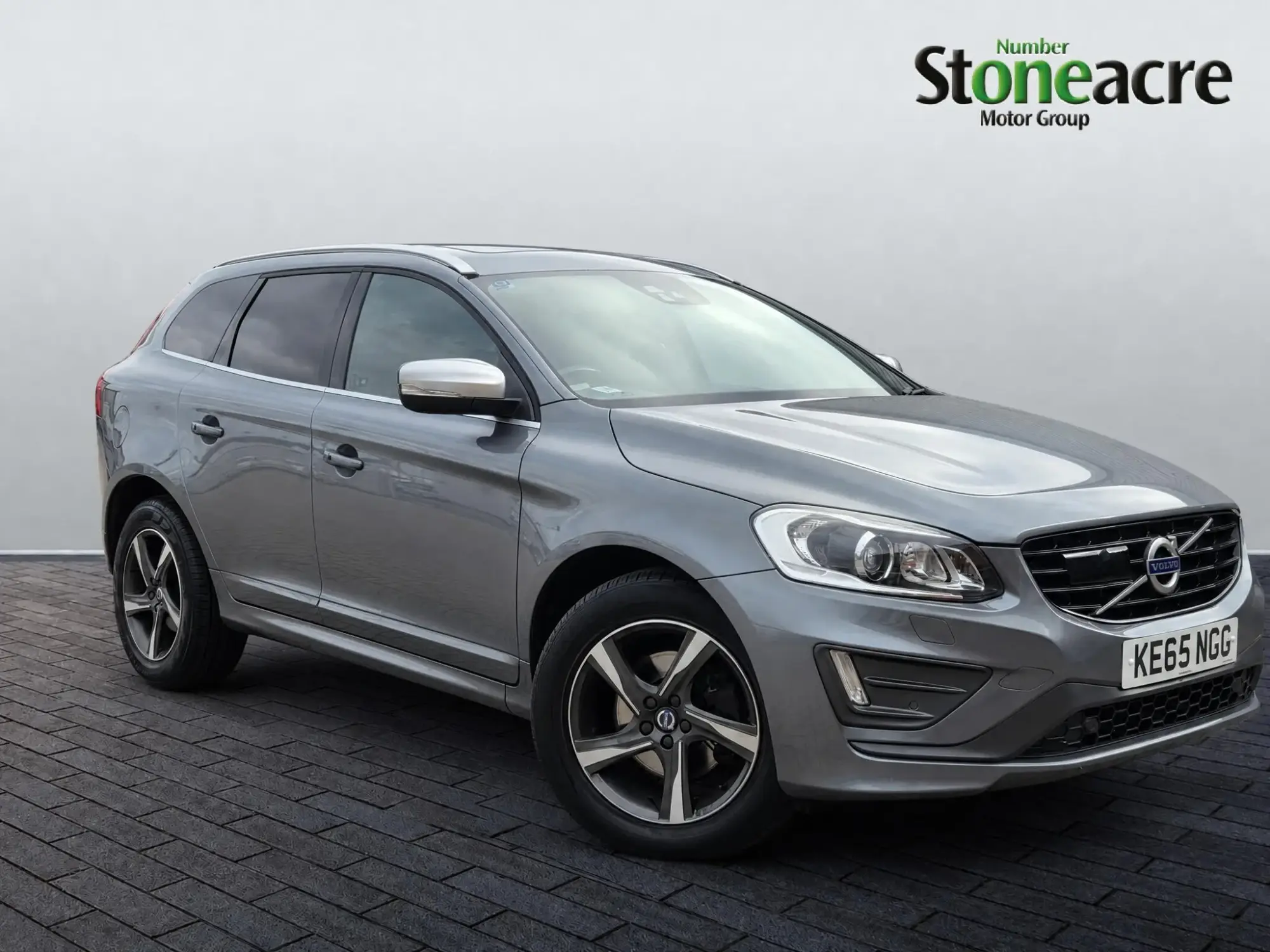 Volvo XC60 2.0 D4 R-Design Lux Nav Auto Euro 6 (s/s) 5dr KE65NGG Image 1 Volvo XC60 2.0 D4 R-Design Lux Nav Auto Euro 6 (s/s) 5dr KE65NGG Image 1