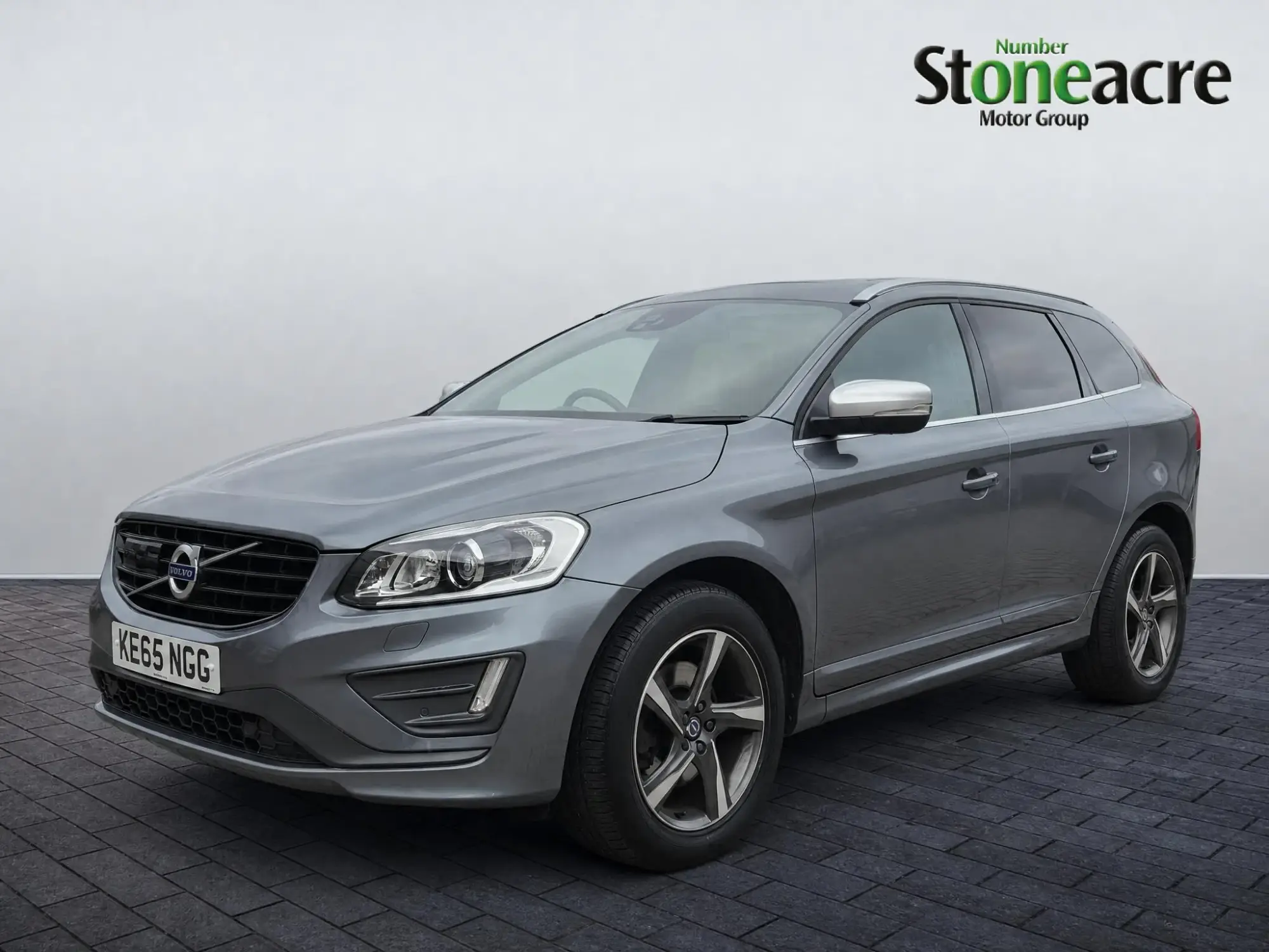 Volvo XC60 2.0 D4 R-Design Lux Nav Auto Euro 6 (s/s) 5dr KE65NGG Image 3 Volvo XC60 2.0 D4 R-Design Lux Nav Auto Euro 6 (s/s) 5dr KE65NGG Image 3