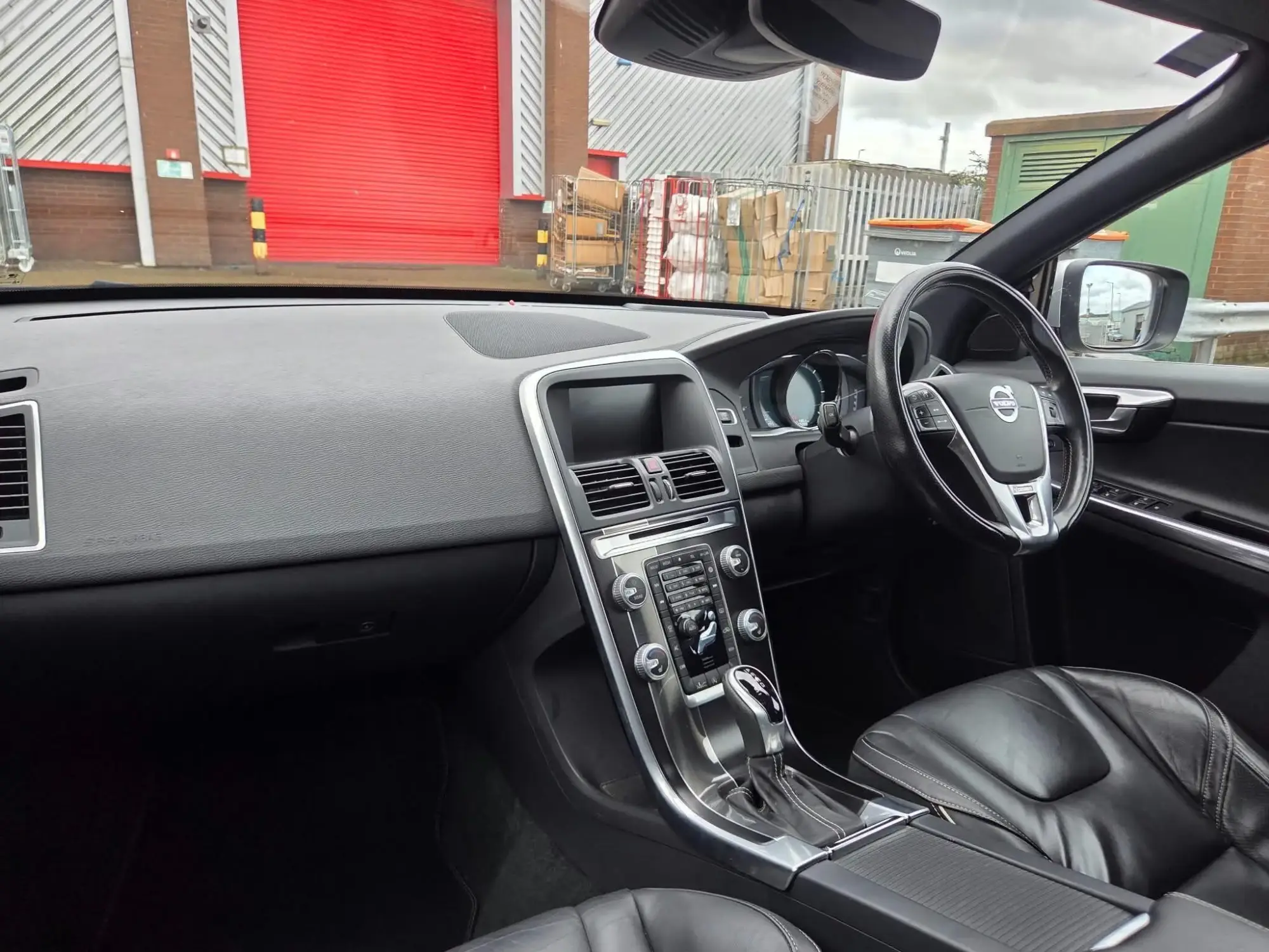 Volvo XC60 Image 10