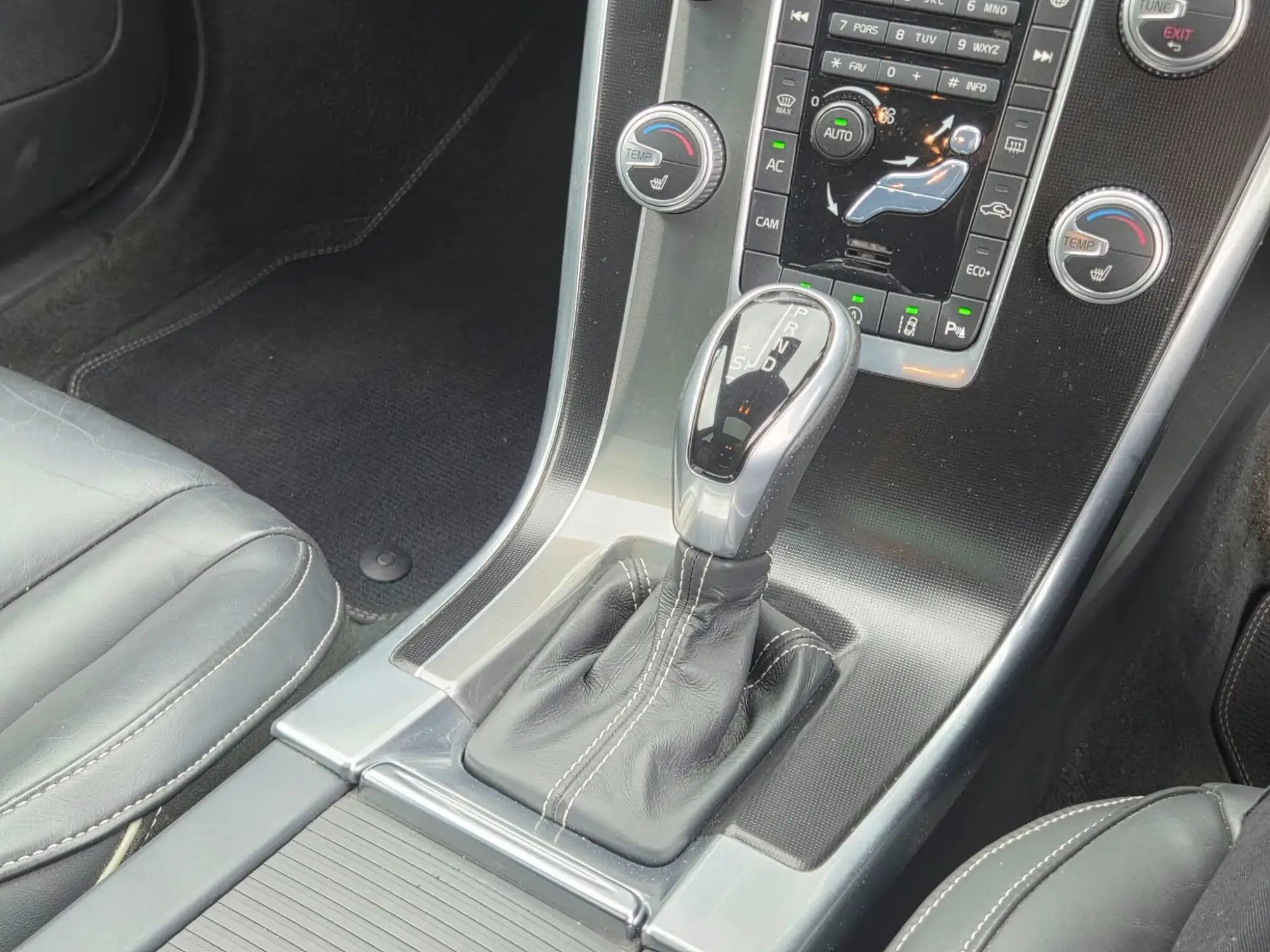 Volvo XC60 Image 11