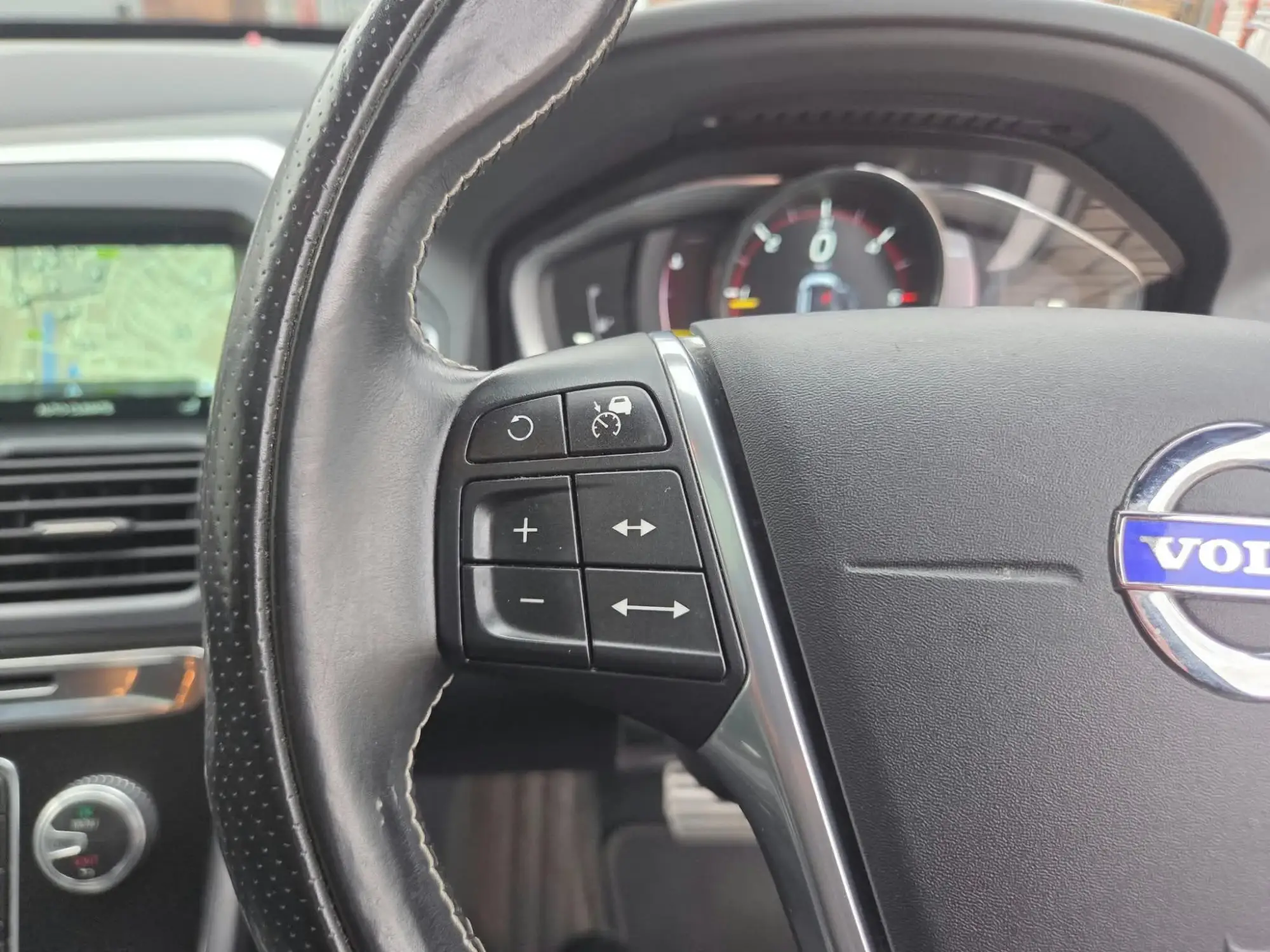 Volvo XC60 Image 18