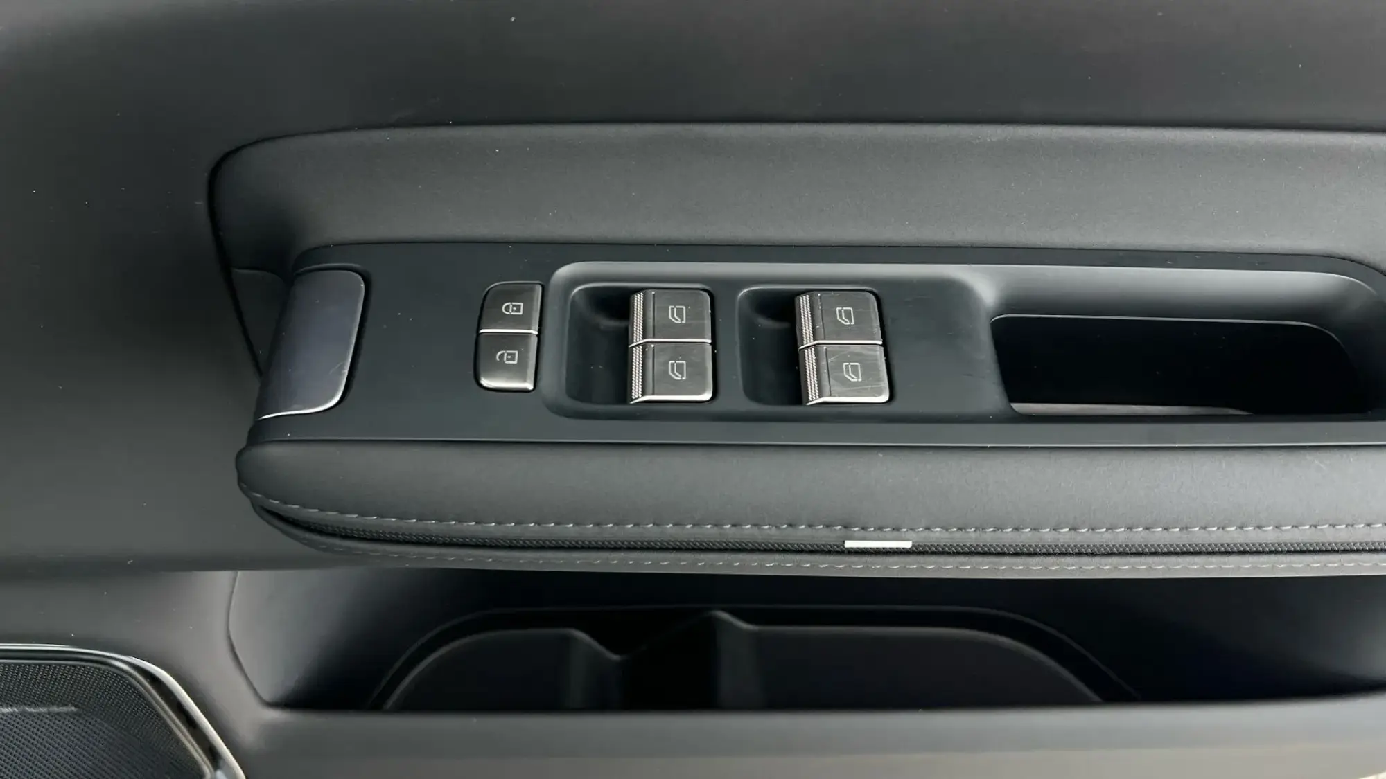 Polestar 4 SUV Image 33 Polestar 4 SUV Image 33