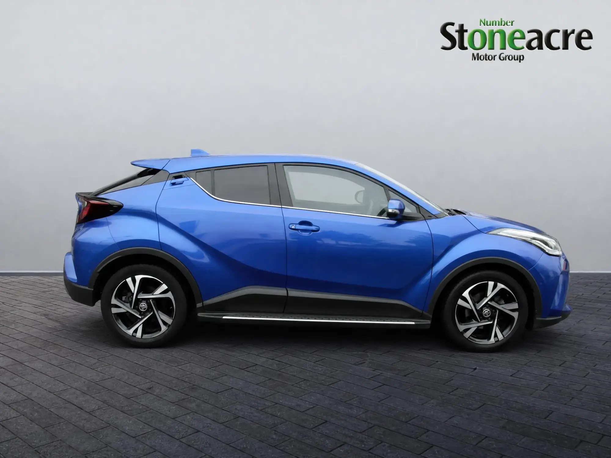 Toyota C-HR Hybrid Image 8