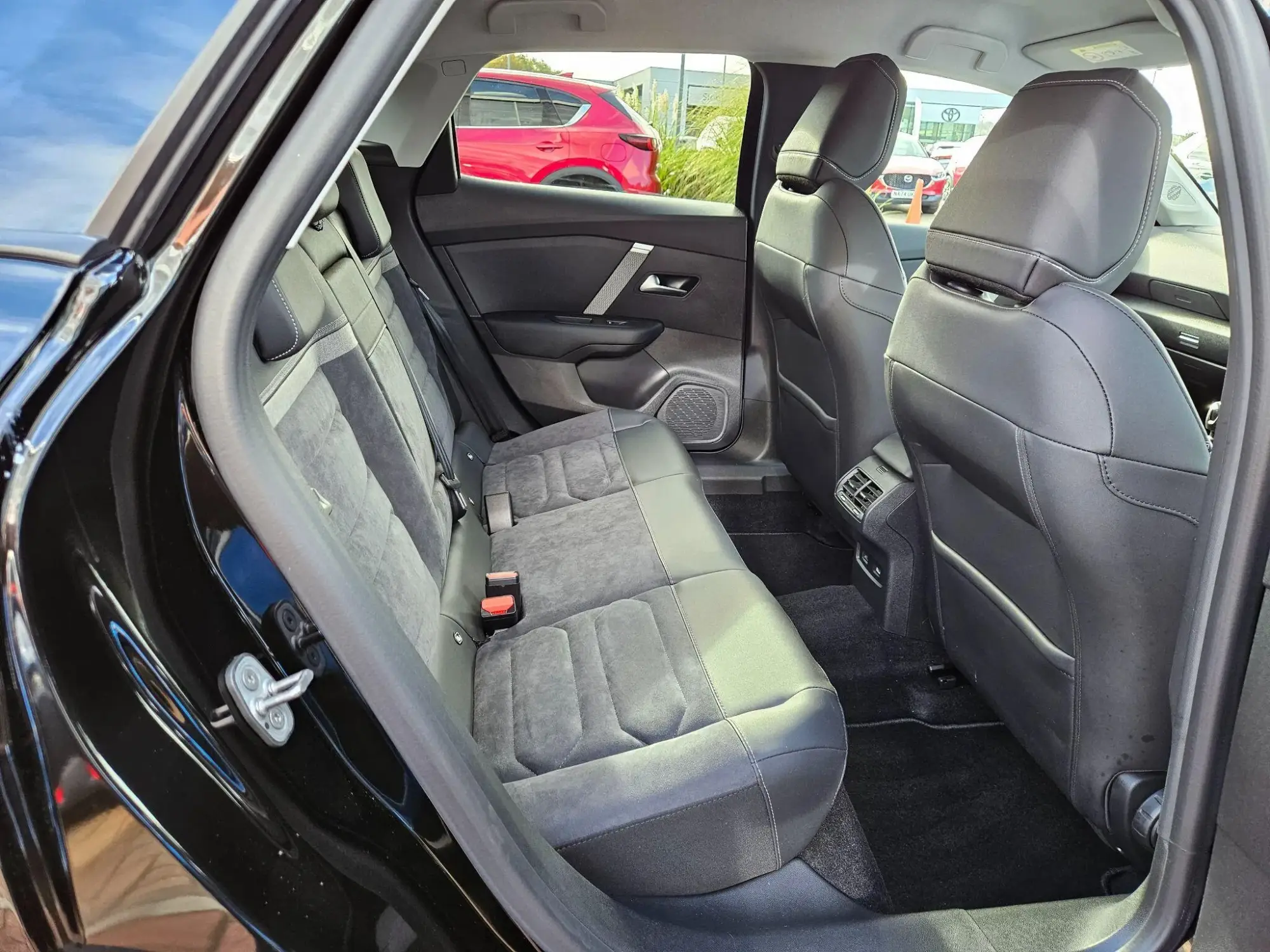Citroen C4 Image 16 Citroen C4 Image 16