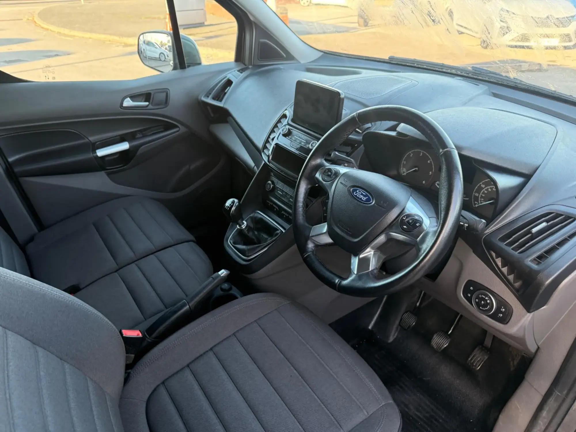 Ford Transit Connect Image 19