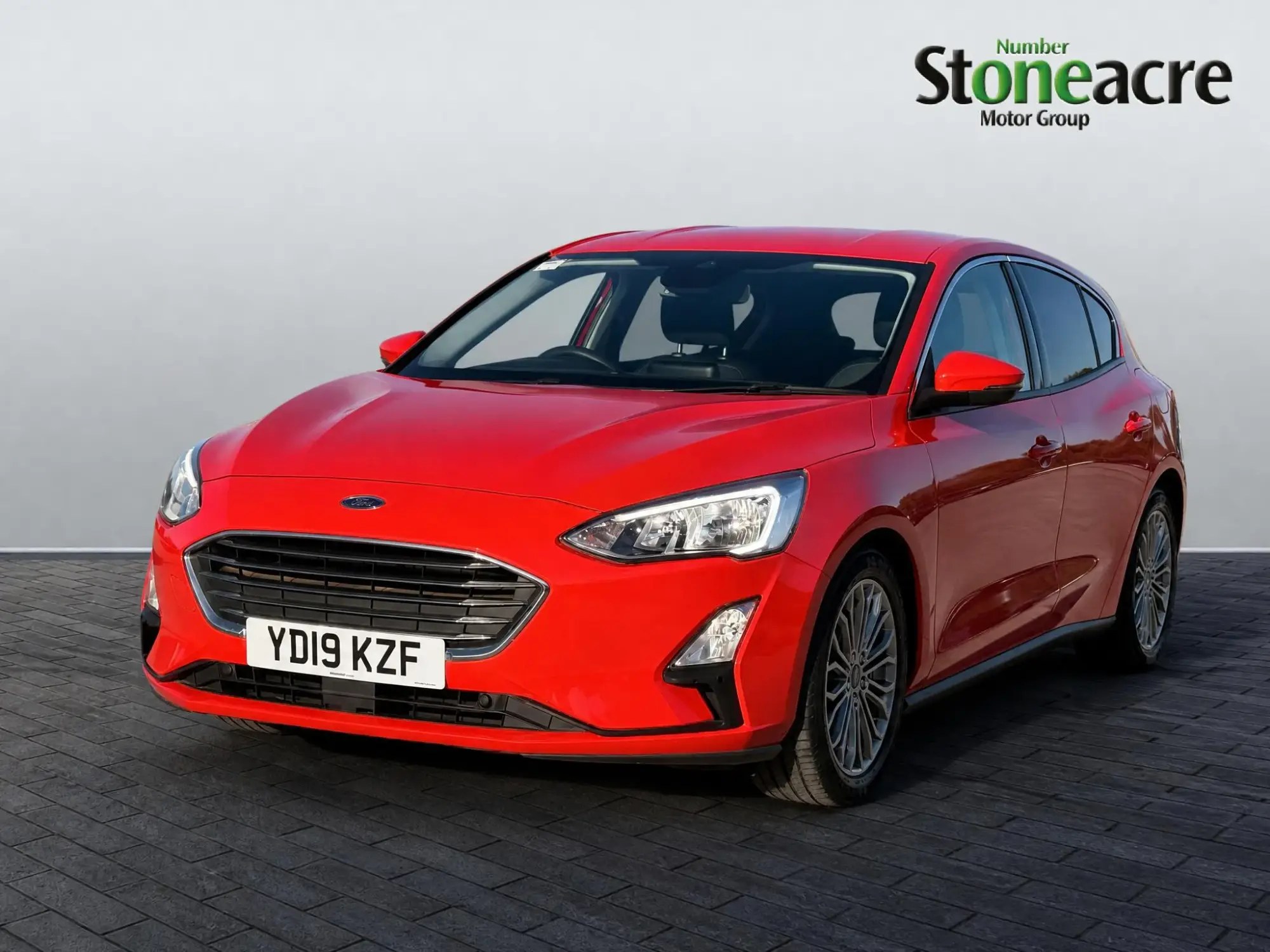 Ford Focus 1.0T EcoBoost Titanium X Euro 6 (s/s) 5dr YD19KZF Image 2 Ford Focus 1.0T EcoBoost Titanium X Euro 6 (s/s) 5dr YD19KZF Image 2
