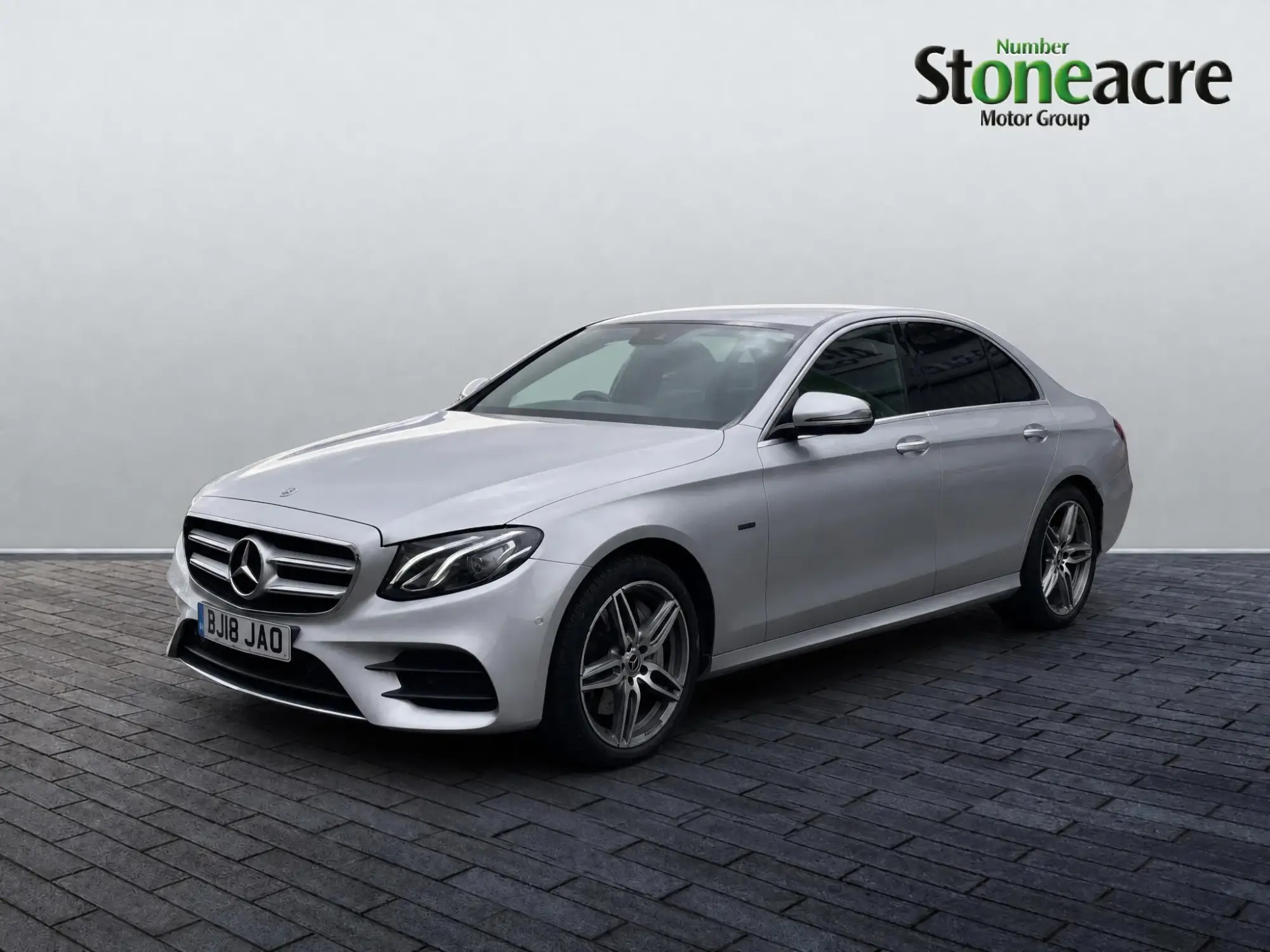 Mercedes-Benz E-Class 2.0 E350e 6.4kWh AMG Line (Premium) G-Tronic+ Euro 6 (s/s) 4dr BJ18JAO Image 3