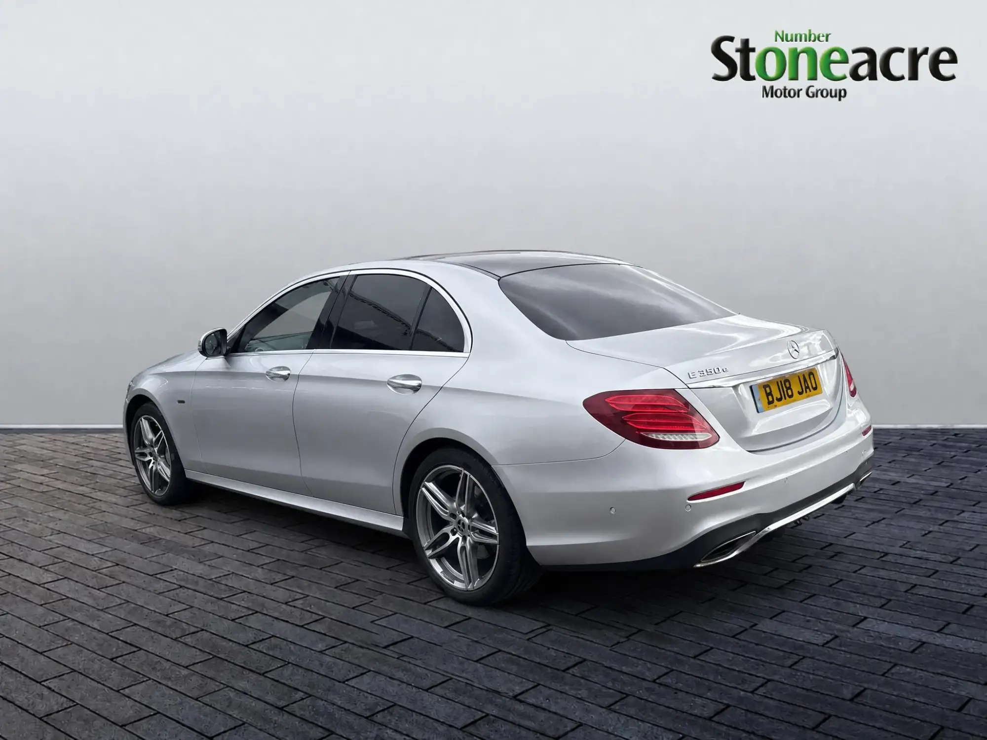 Mercedes-Benz E-Class Image 4