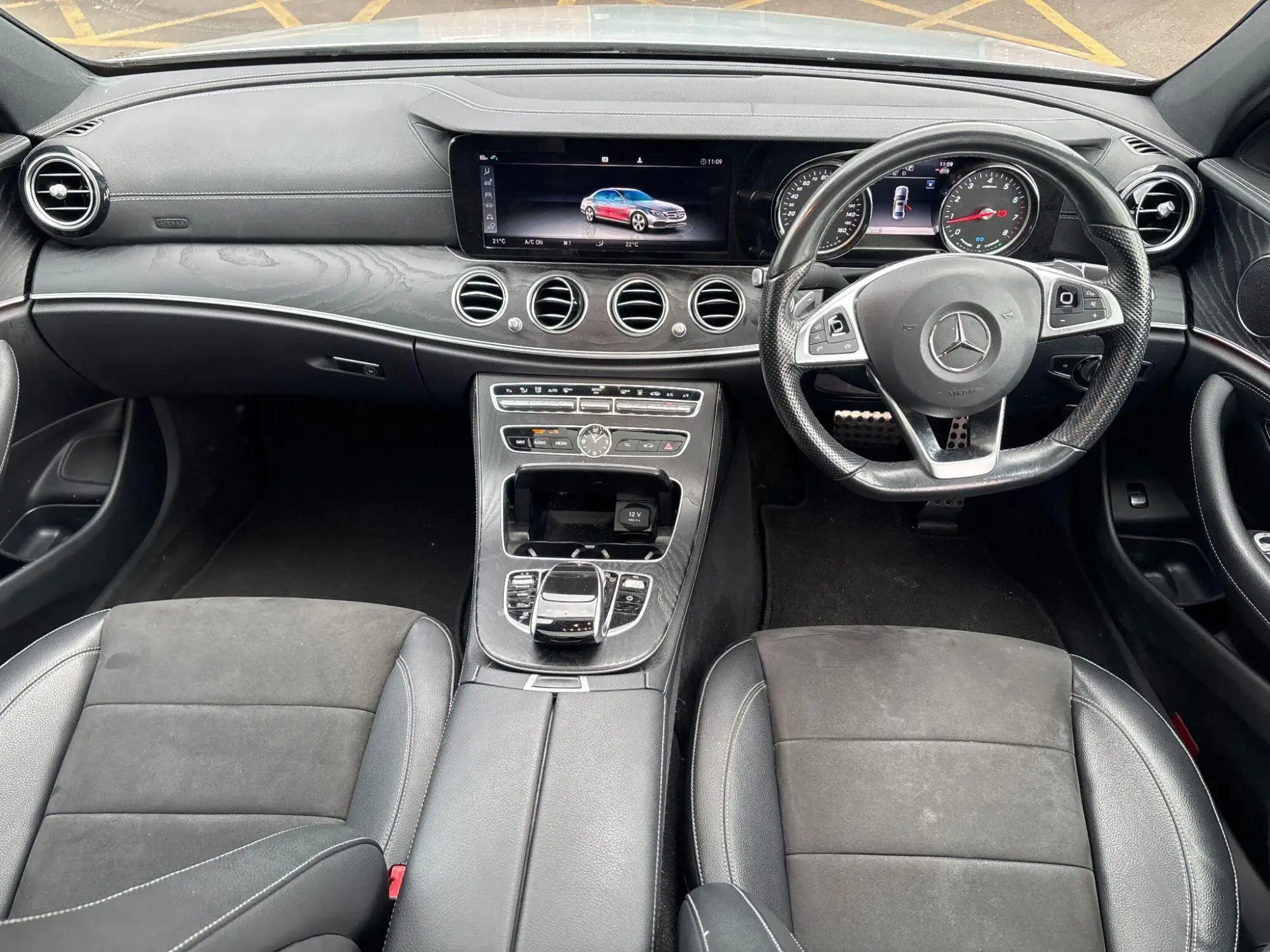 Mercedes-Benz E-Class Image 10