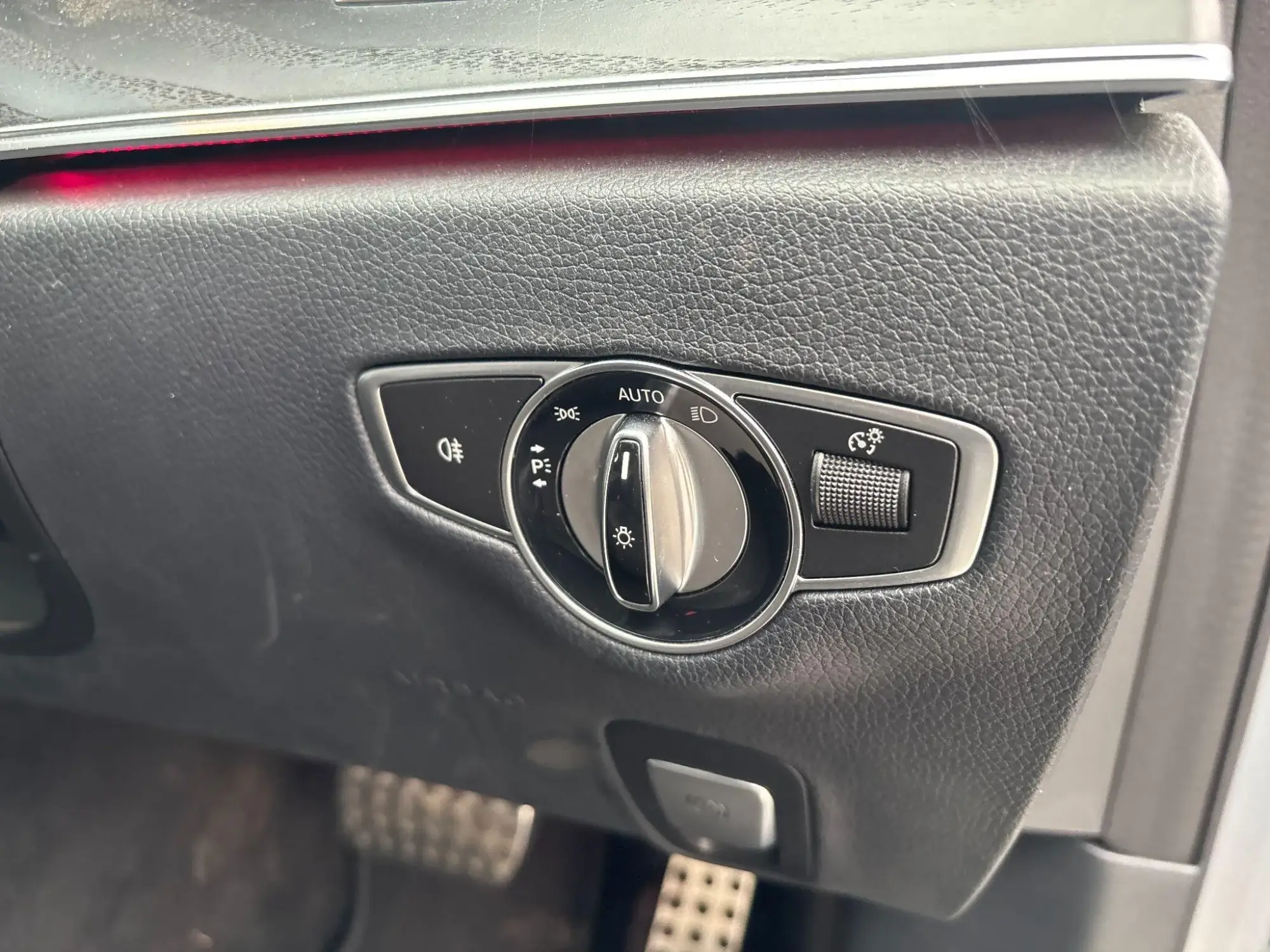 Mercedes-Benz E-Class Image 19