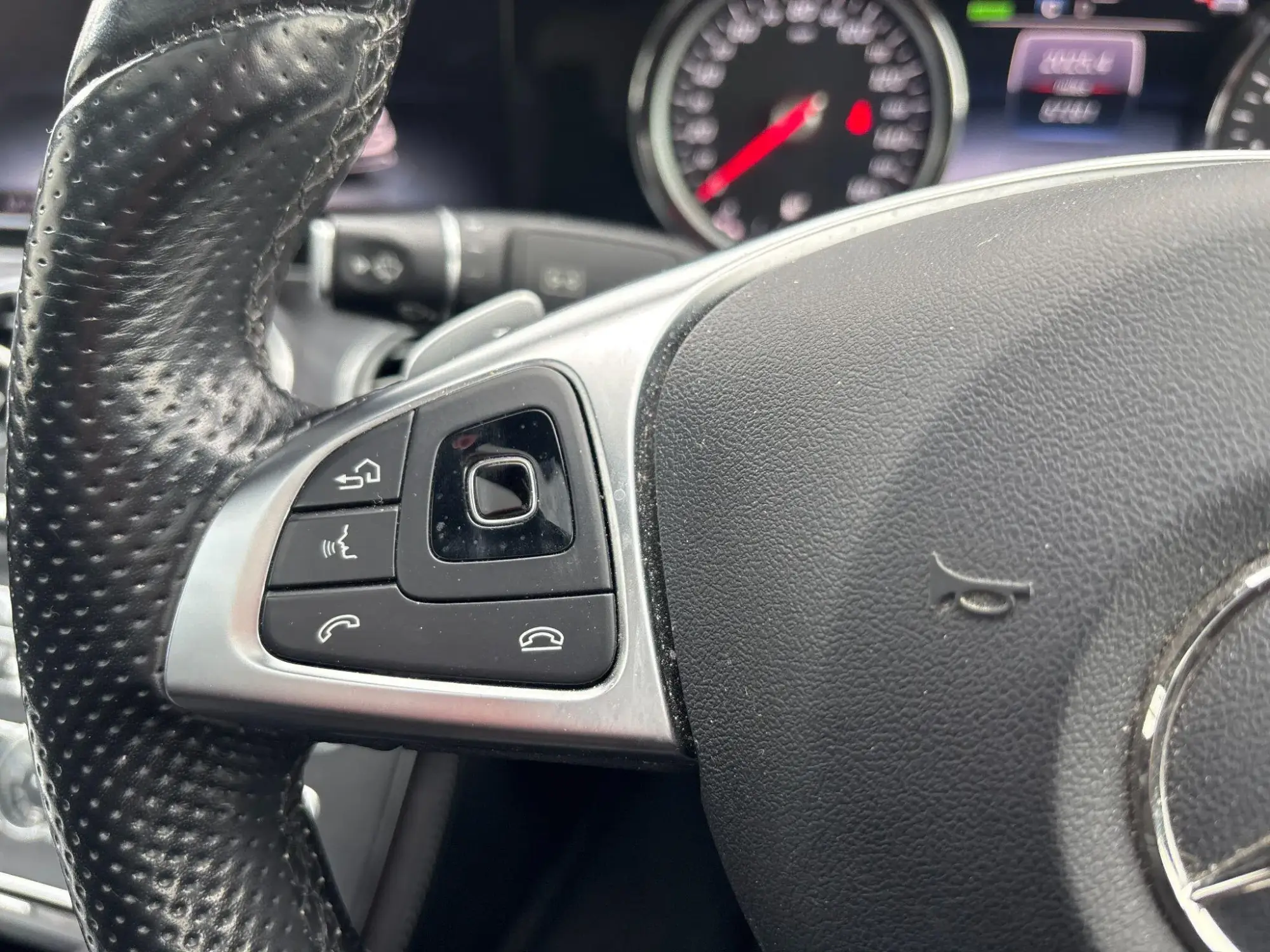 Mercedes-Benz E-Class Image 21