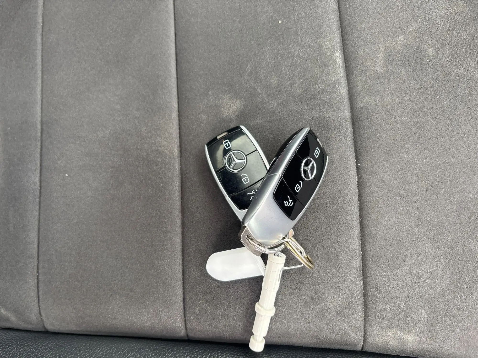 Mercedes-Benz E-Class Image 27