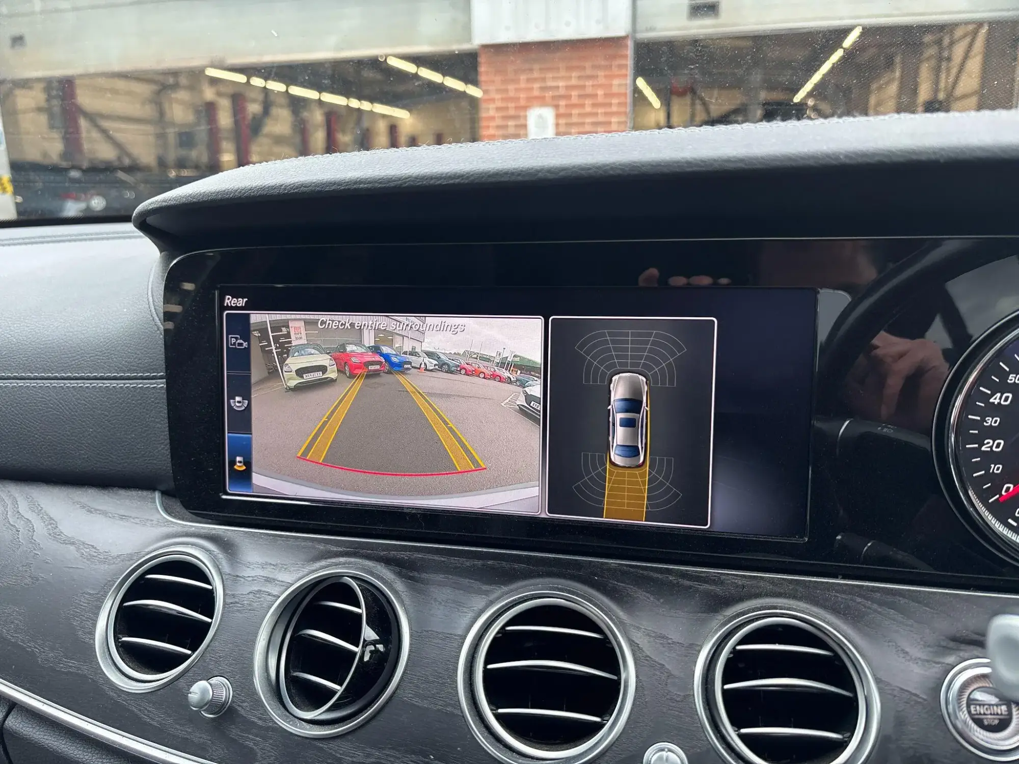 Mercedes-Benz E-Class Image 32