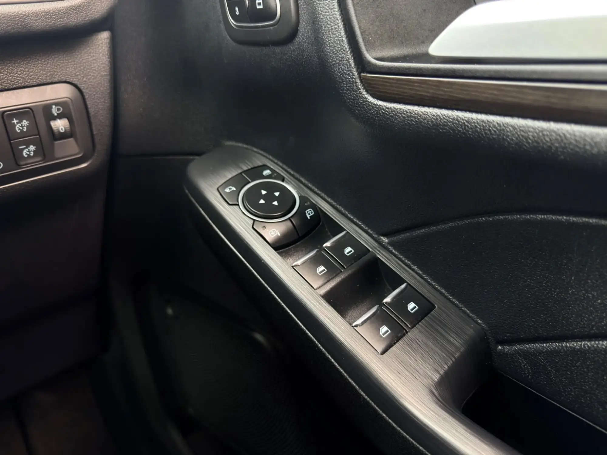 Ford Kuga Hybrid Image 14 Ford Kuga Hybrid Image 14