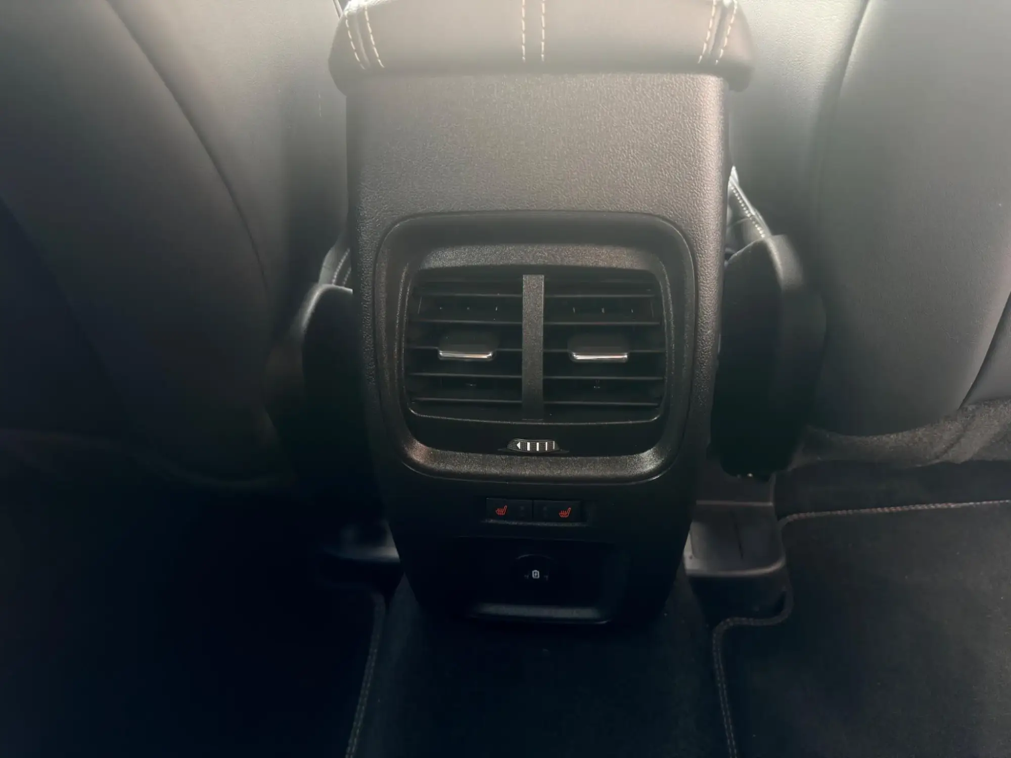 Ford Kuga Hybrid Image 18 Ford Kuga Hybrid Image 18