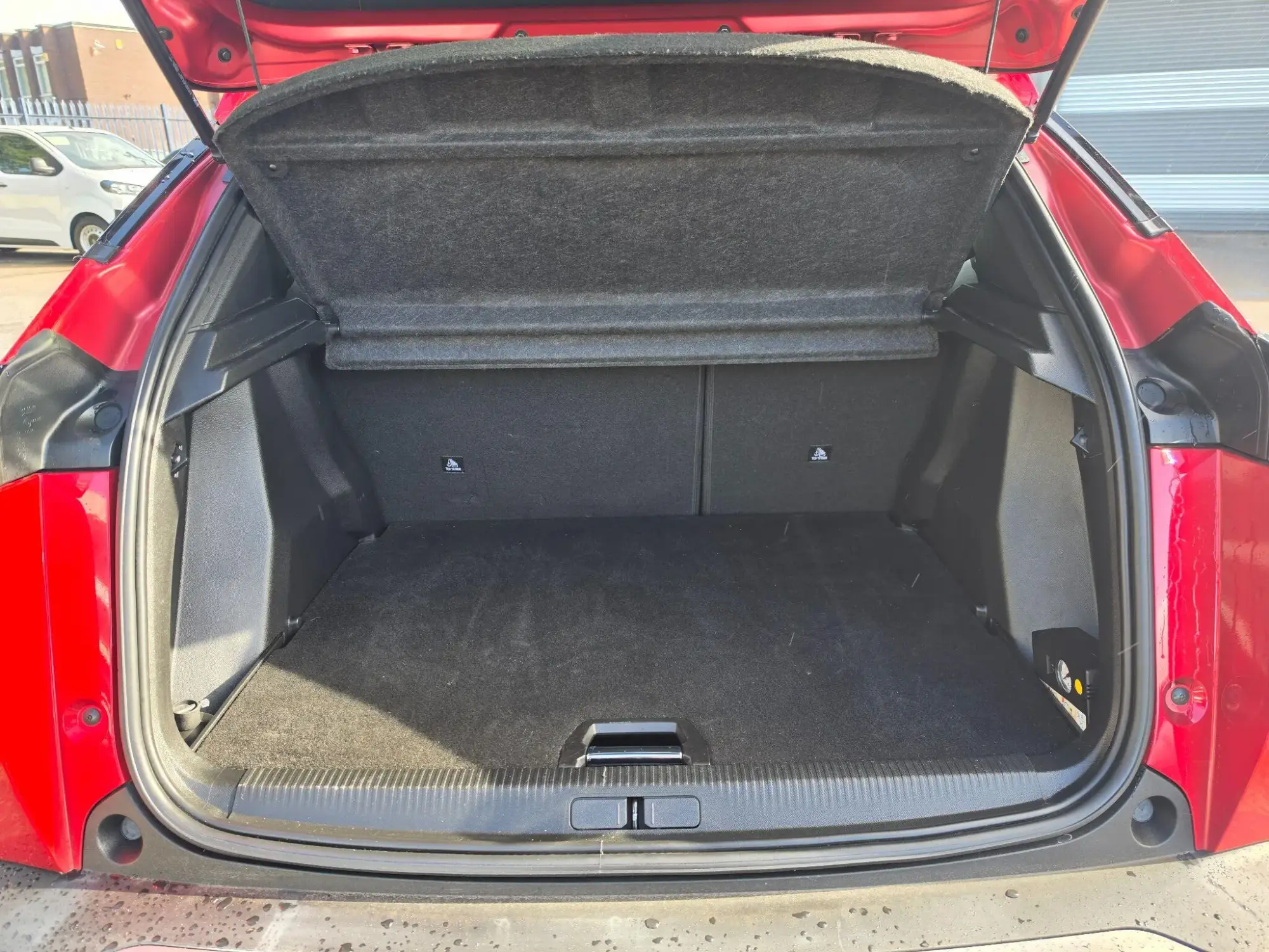 Peugeot 2008 Image 10