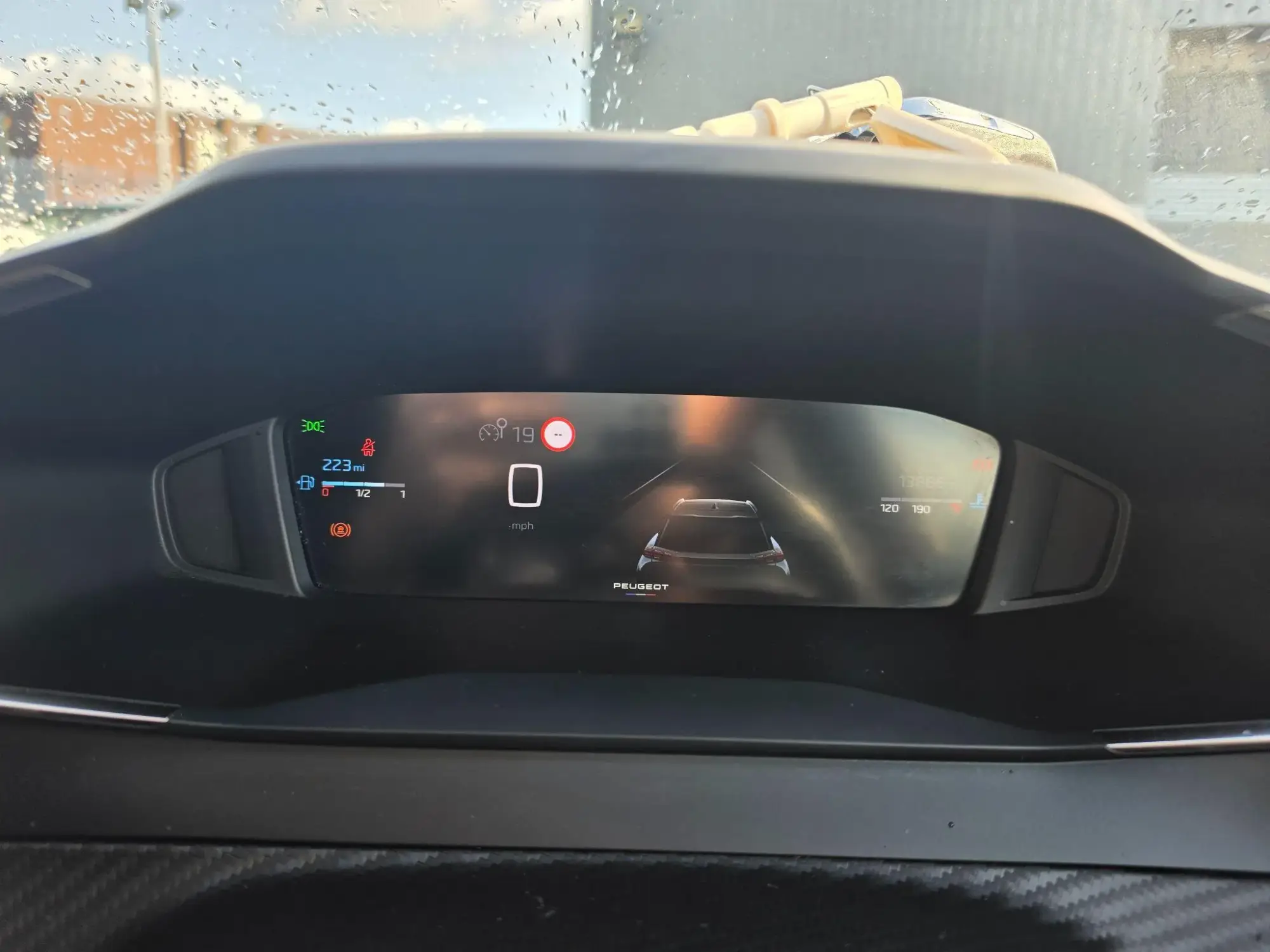 Peugeot 2008 Image 14