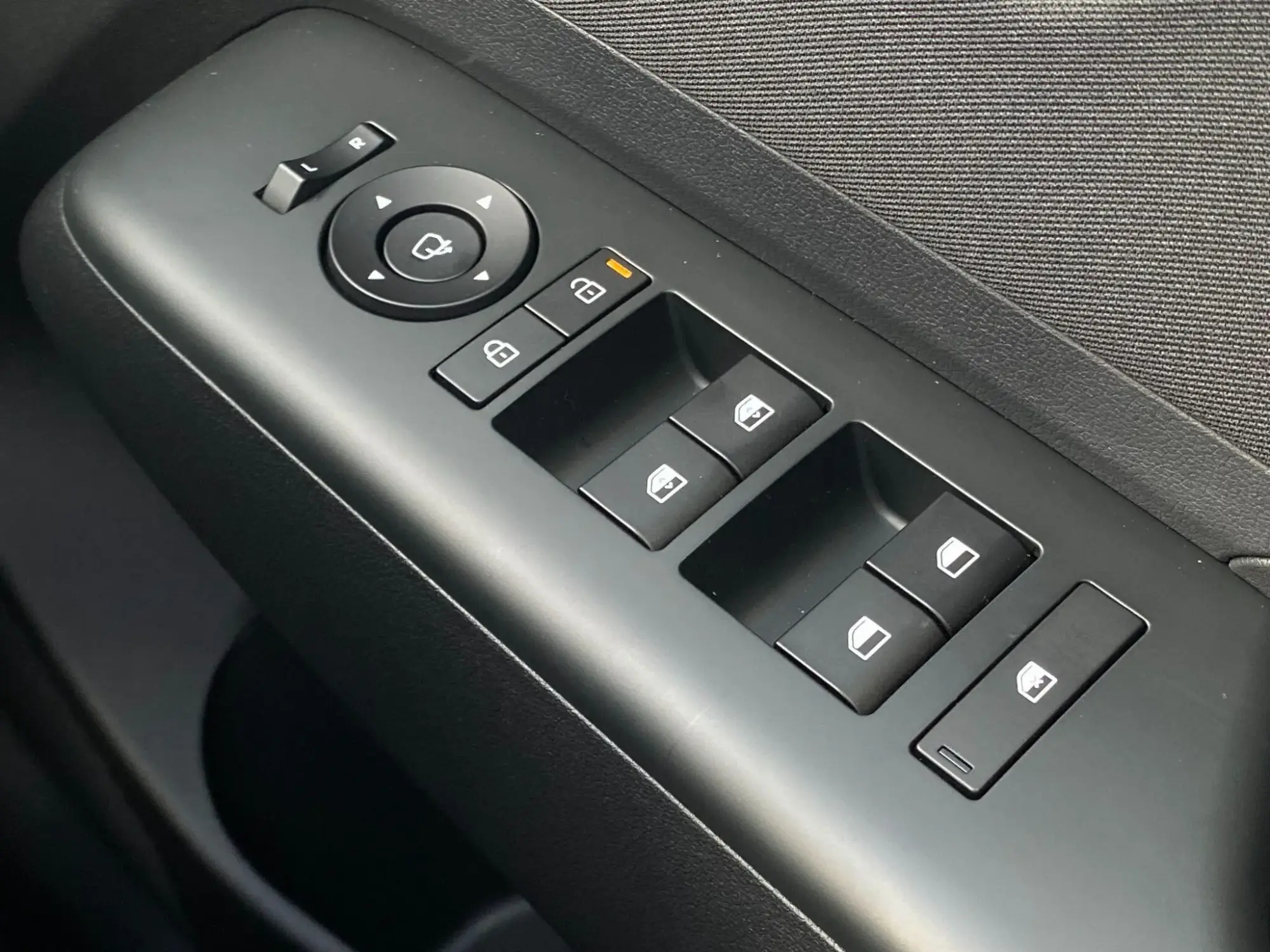 Hyundai KONA Image 16 Hyundai KONA Image 16