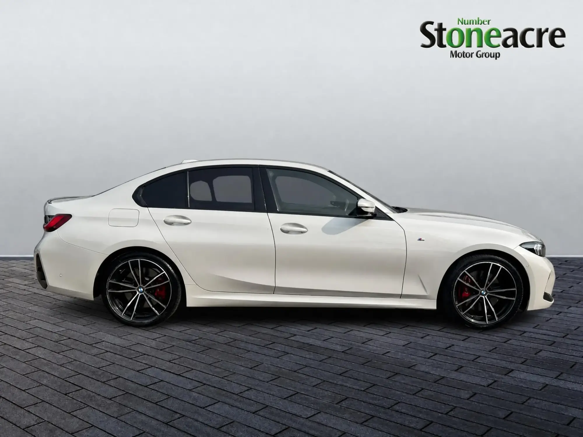 BMW 3 Series Image 2 BMW 3 Series Image 2