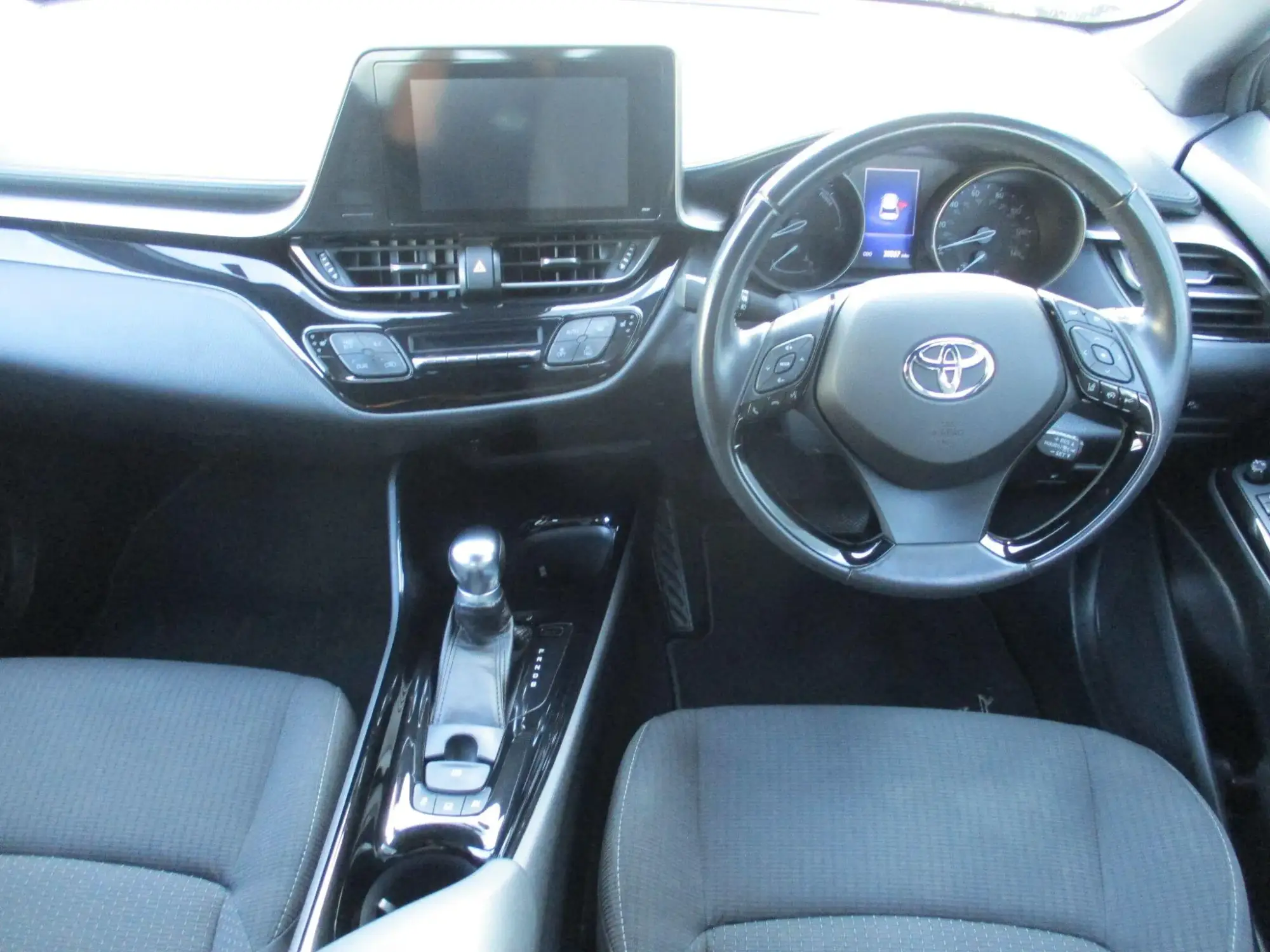 Toyota C-HR Hybrid Image 14 Toyota C-HR Hybrid Image 14