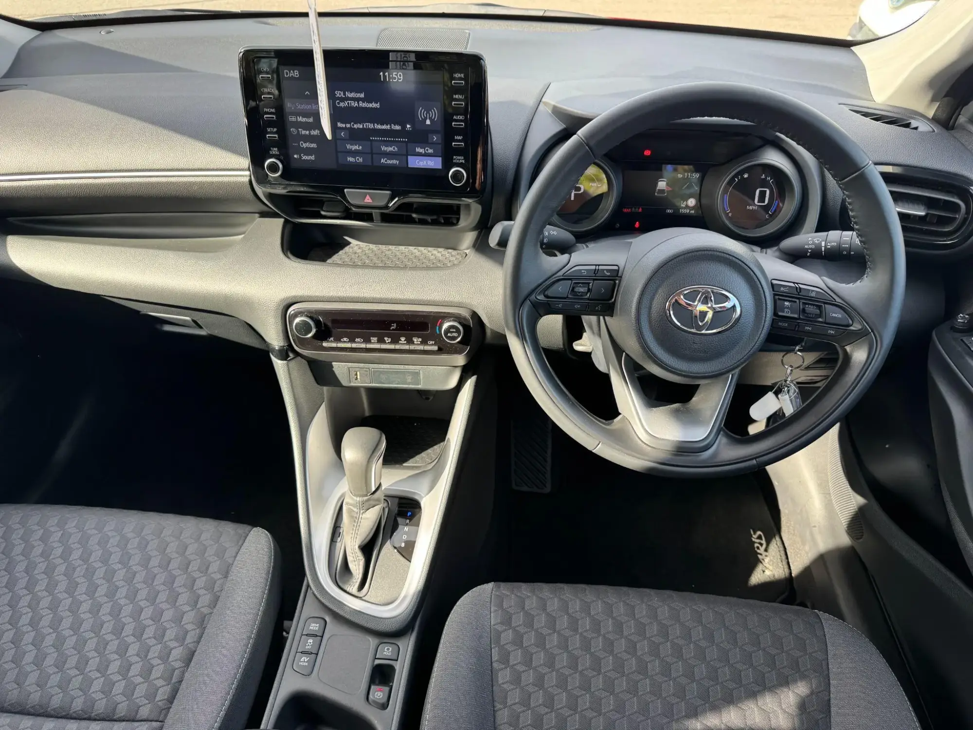 Toyota Yaris Hybrid Image 15 Toyota Yaris Hybrid Image 15