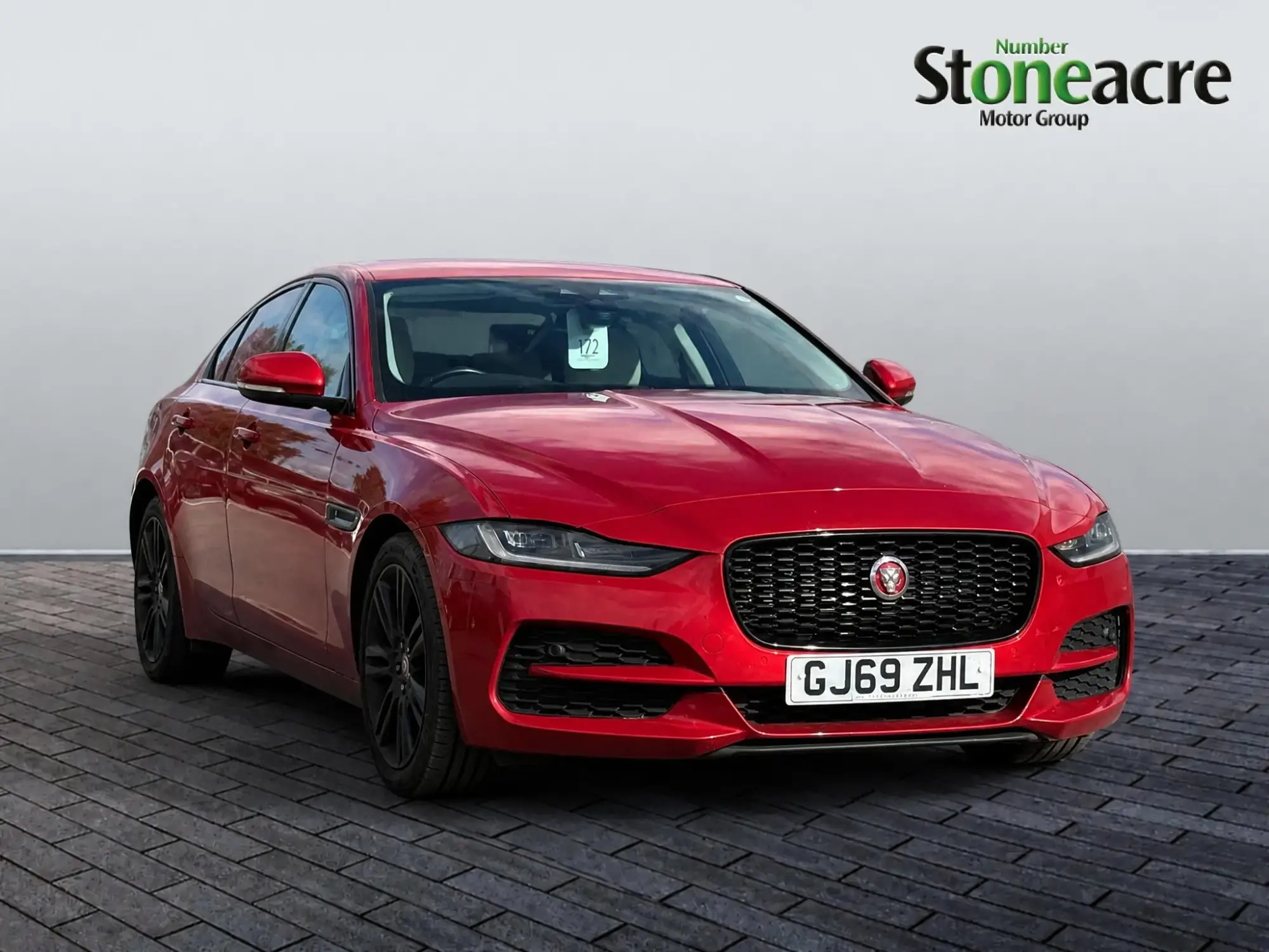 Jaguar XE 2.0 D180 SE Auto Euro 6 (s/s) 4dr GJ69ZHL Image 1