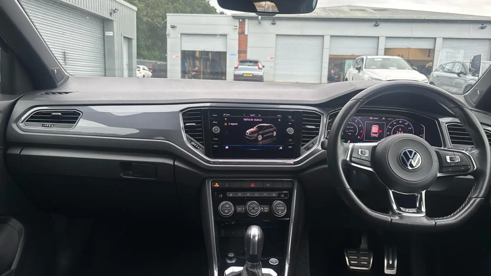 Volkswagen T-Roc Image 28