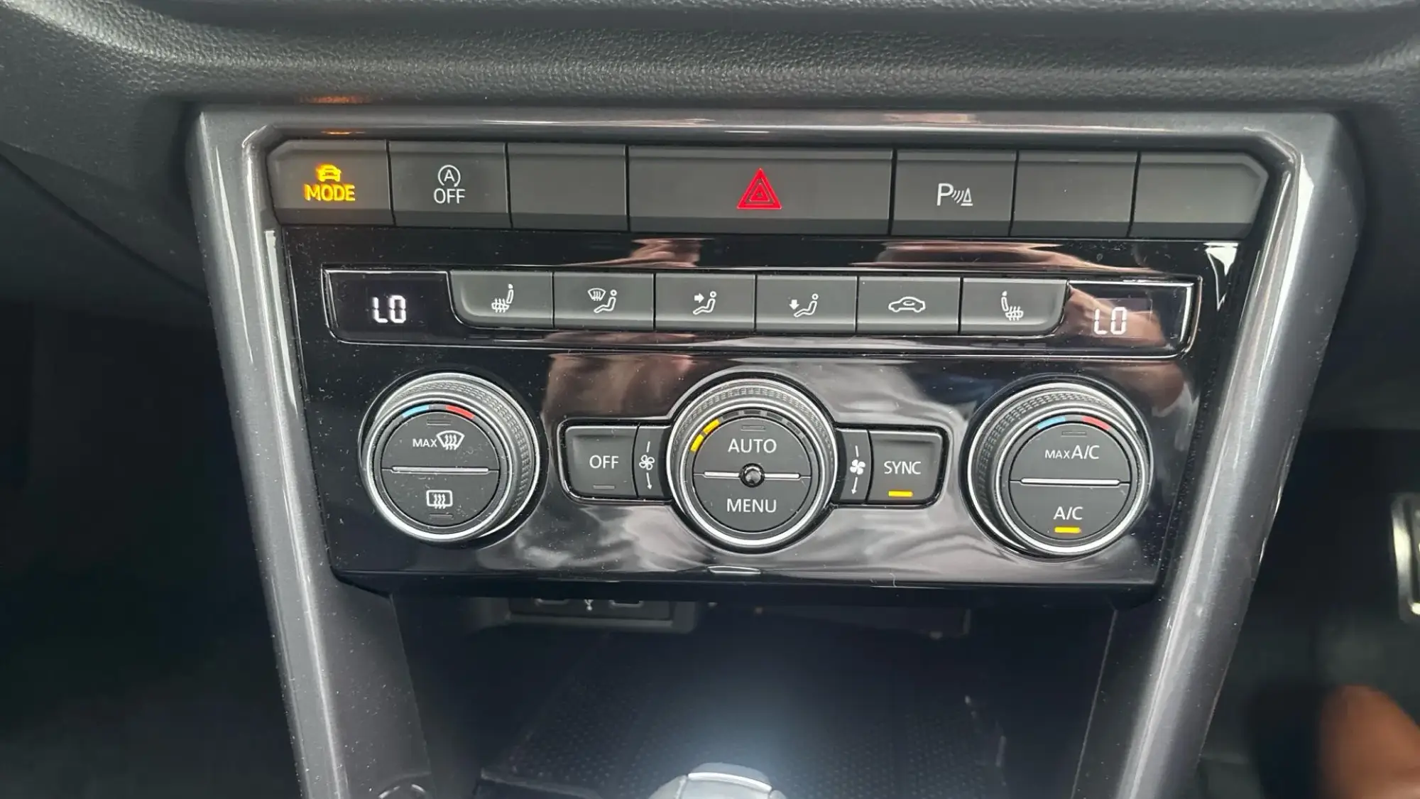 Volkswagen T-Roc Image 38