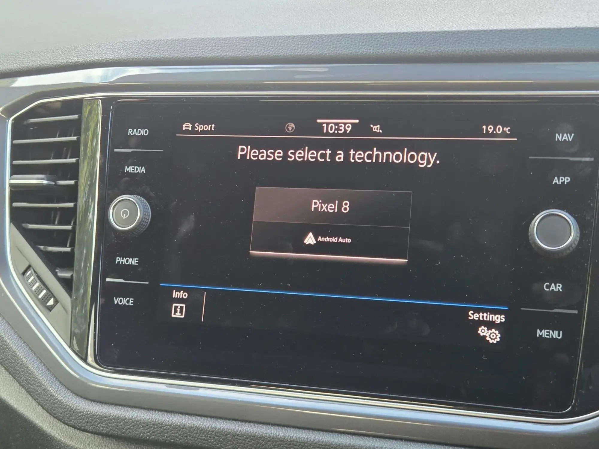 Volkswagen T-Roc Image 72