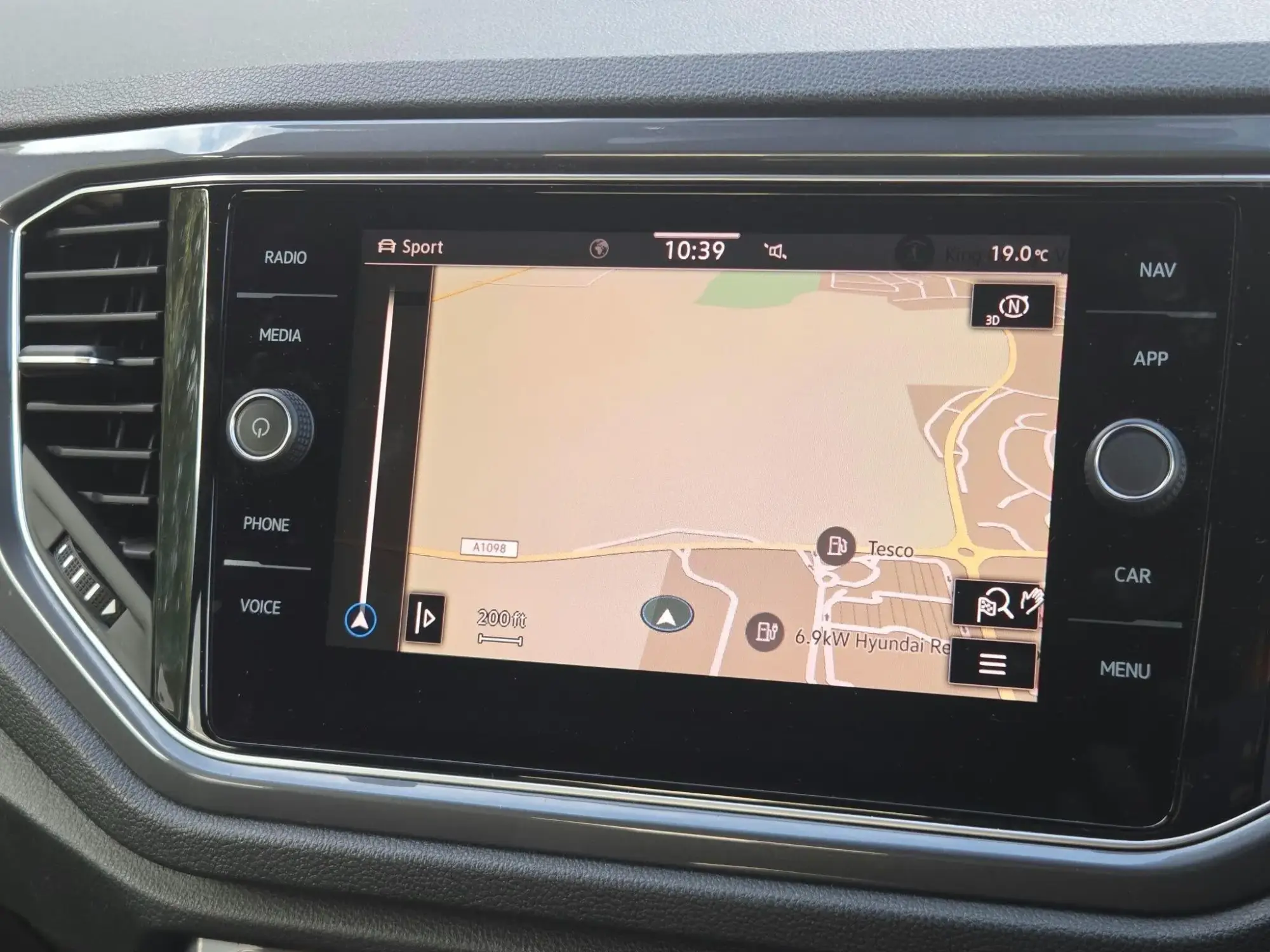 Volkswagen T-Roc Image 73