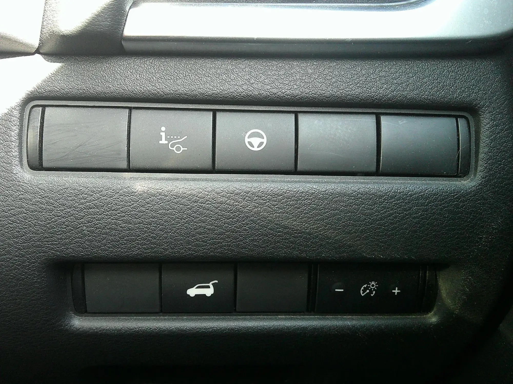 Nissan X-Trail e-POWER Image 22 Nissan X-Trail e-POWER Image 22