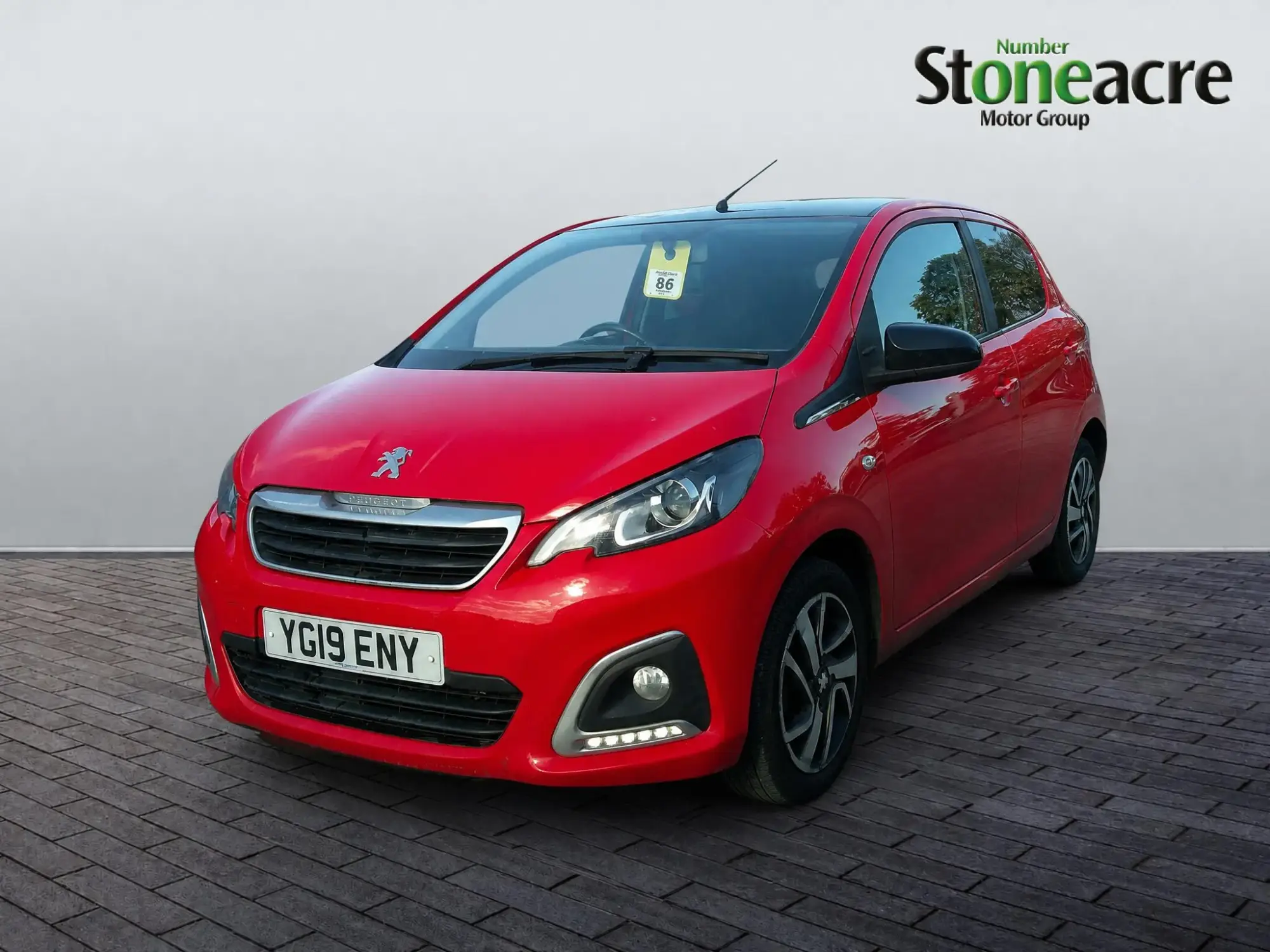 Peugeot 108 1.0 72 Allure 5dr YG19ENY Image 3 Peugeot 108 1.0 72 Allure 5dr YG19ENY Image 3