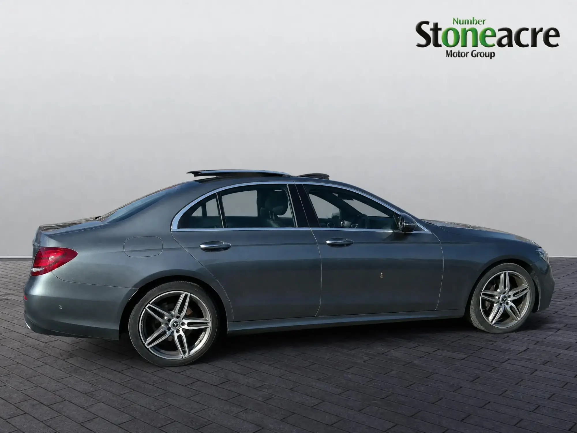 Mercedes-Benz E-Class 2.0 E220d AMG Line (Premium) G-Tronic+ Euro 6 (s/s) 4dr FE18XCG Image 2 Mercedes-Benz E-Class 2.0 E220d AMG Line (Premium) G-Tronic+ Euro 6 (s/s) 4dr FE18XCG Image 2