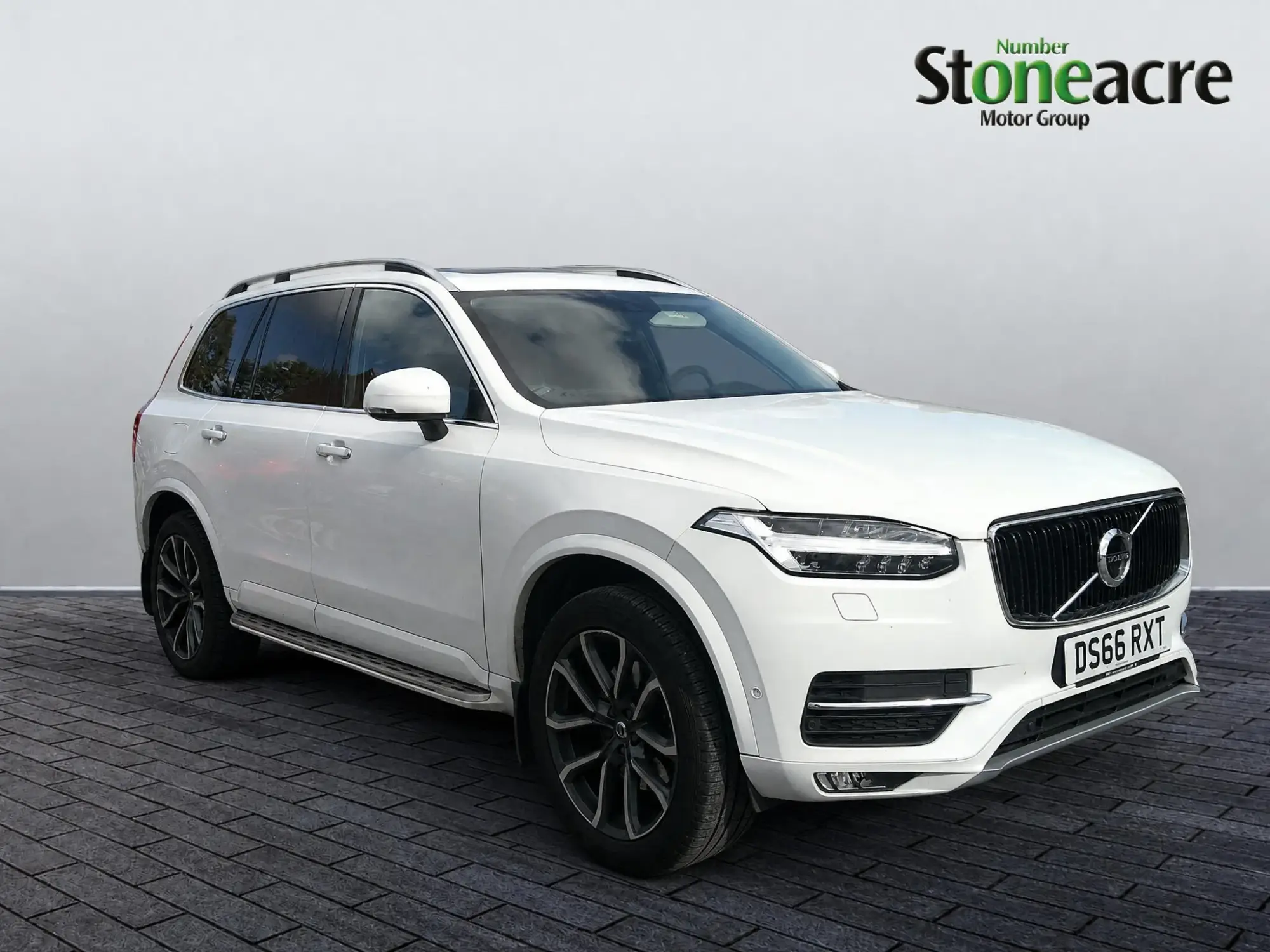 Volvo XC90 2.0 D5 PowerPulse Momentum Auto 4WD Euro 6 (s/s) 5dr DS66RXT Image 1 Volvo XC90 2.0 D5 PowerPulse Momentum Auto 4WD Euro 6 (s/s) 5dr DS66RXT Image 1