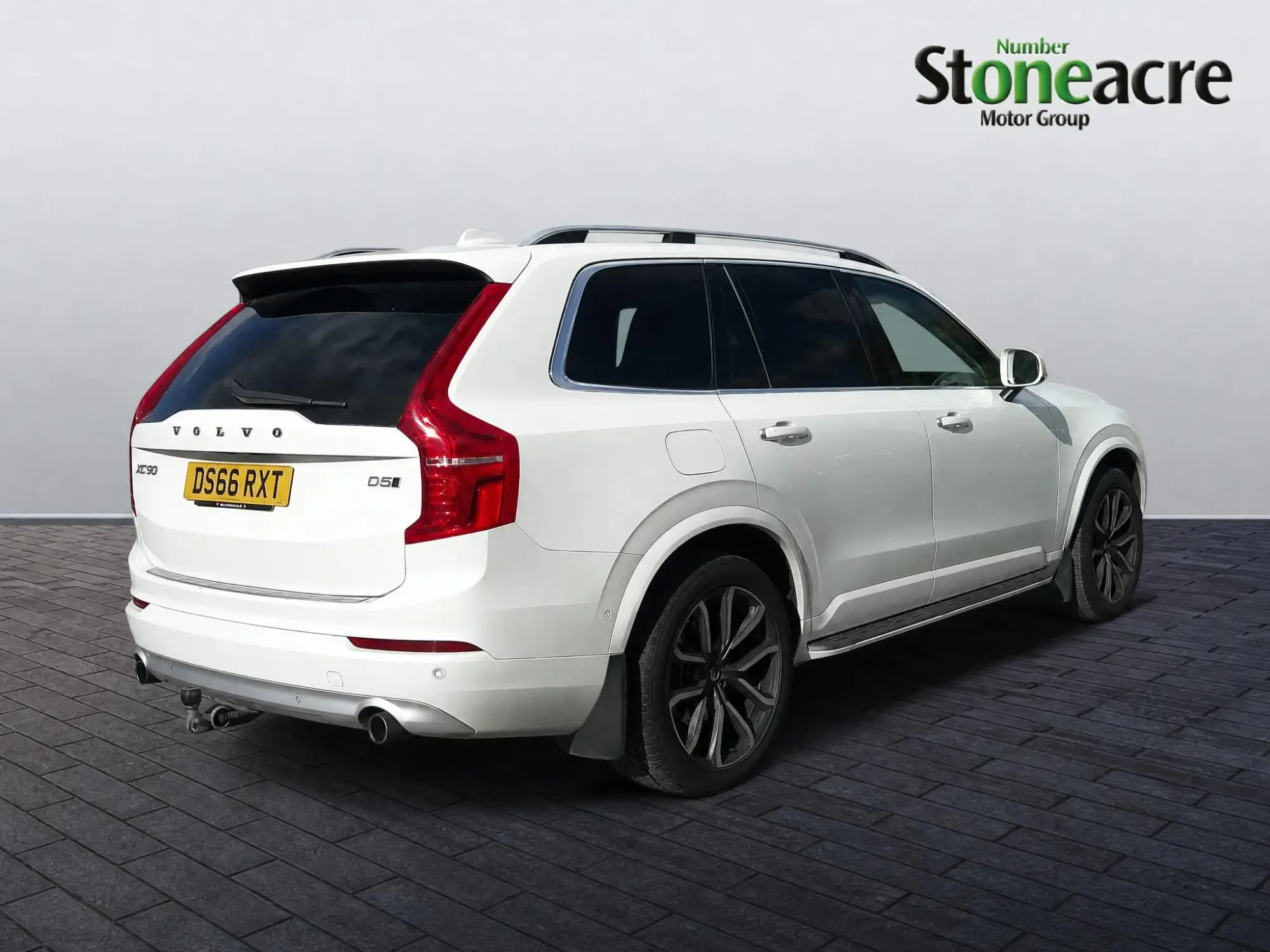 Volvo XC90 2.0 D5 PowerPulse Momentum Auto 4WD Euro 6 (s/s) 5dr DS66RXT Image 3 Volvo XC90 2.0 D5 PowerPulse Momentum Auto 4WD Euro 6 (s/s) 5dr DS66RXT Image 3