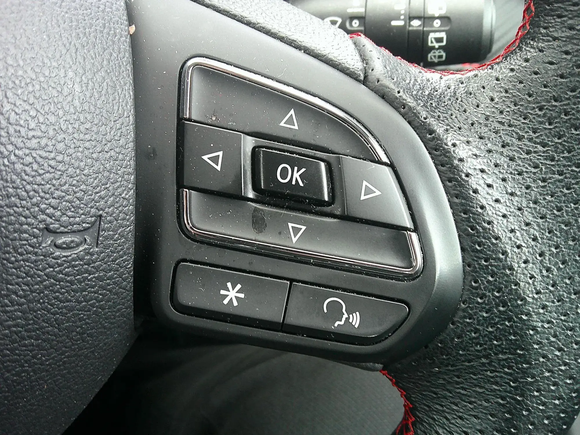MG ZS EV Image 18