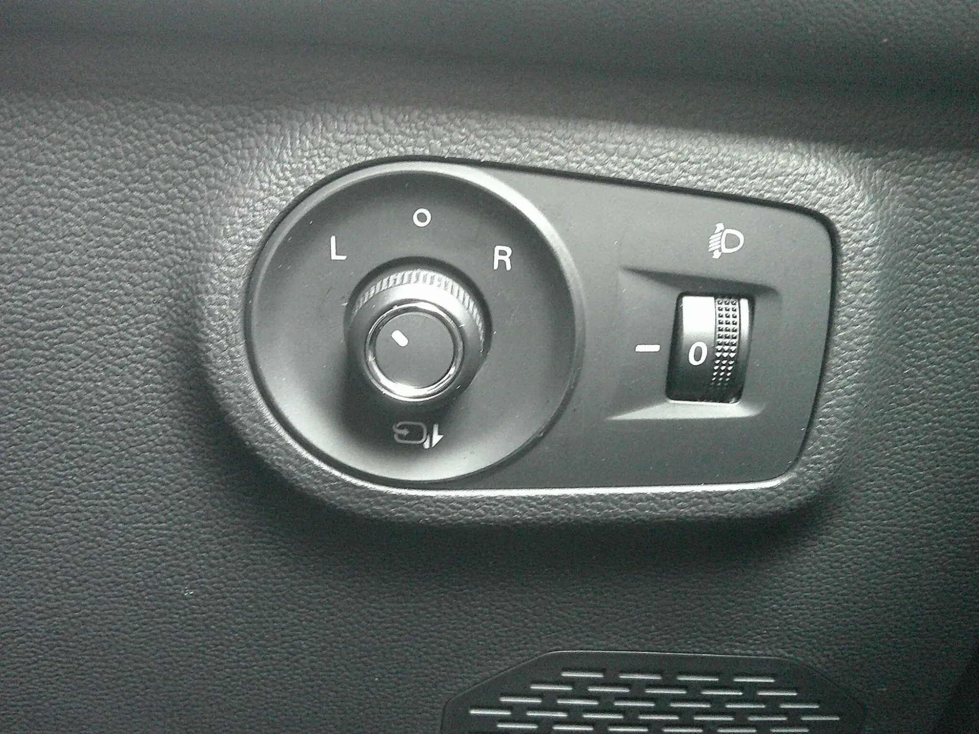 MG ZS EV Image 19