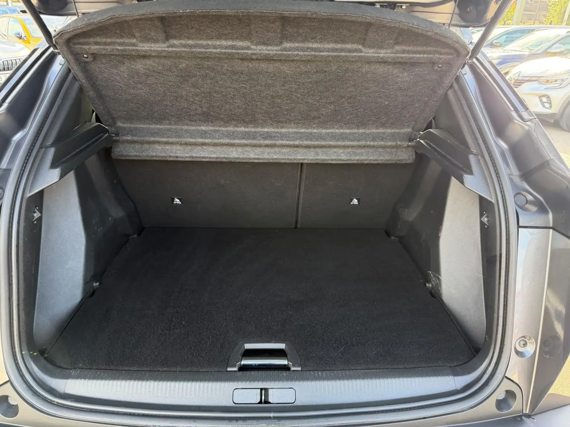 Peugeot 2008 Image 10