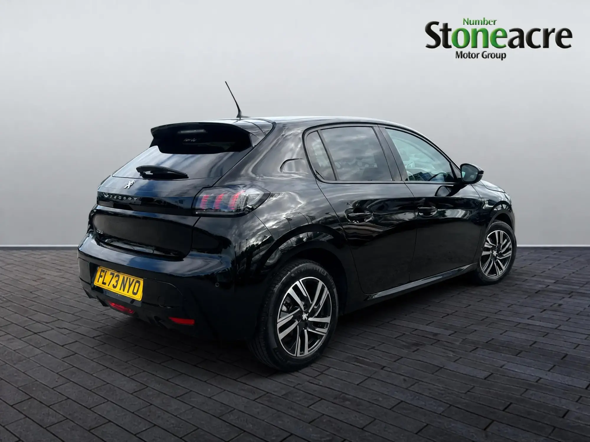 Peugeot 208 Image 2